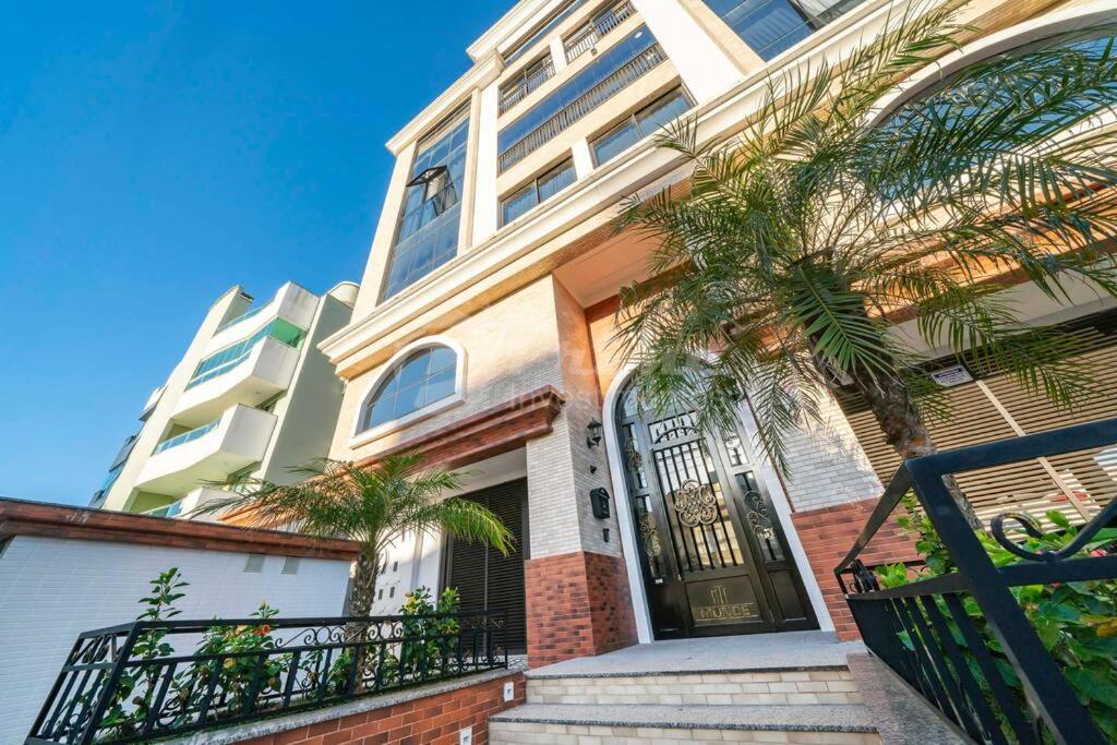 Apartamento com 2 quartos Bombinhas