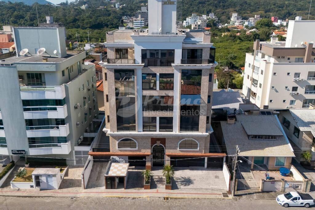 Apartamento com 2 quartos Bombinhas