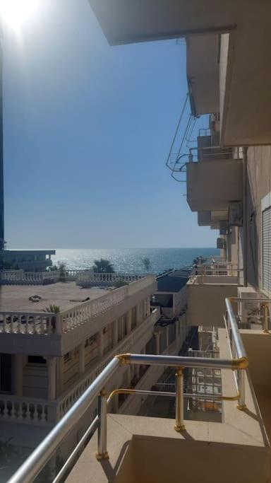 Sea View Lu-Era Golem Apartment with Elevator