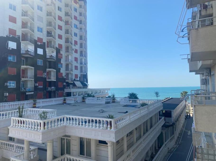 Sea View Lu-Era Golem Apartment with Elevator