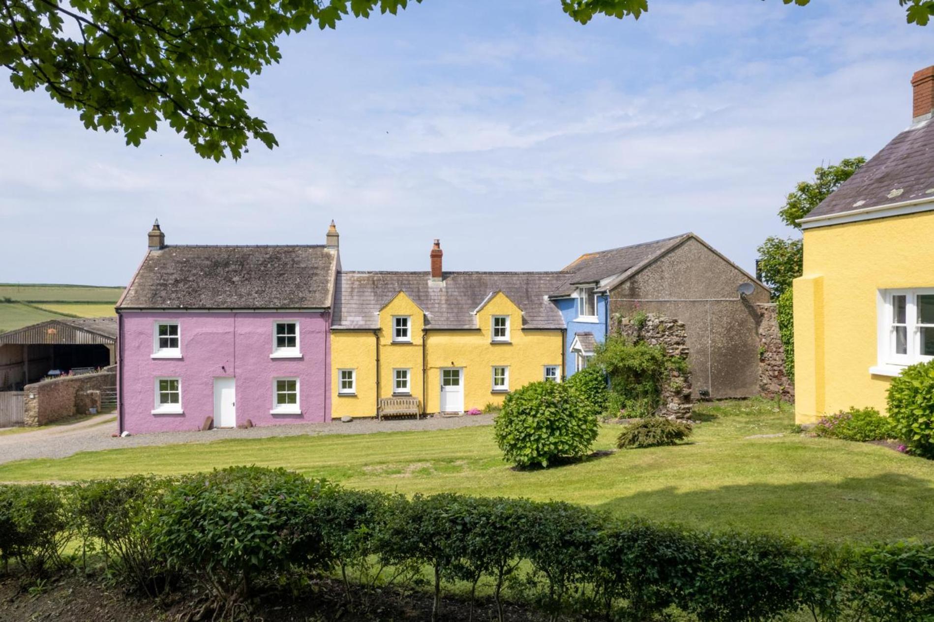 Orlandon Farm Cottage - 4 Bedroom - St Brides Bay view 2