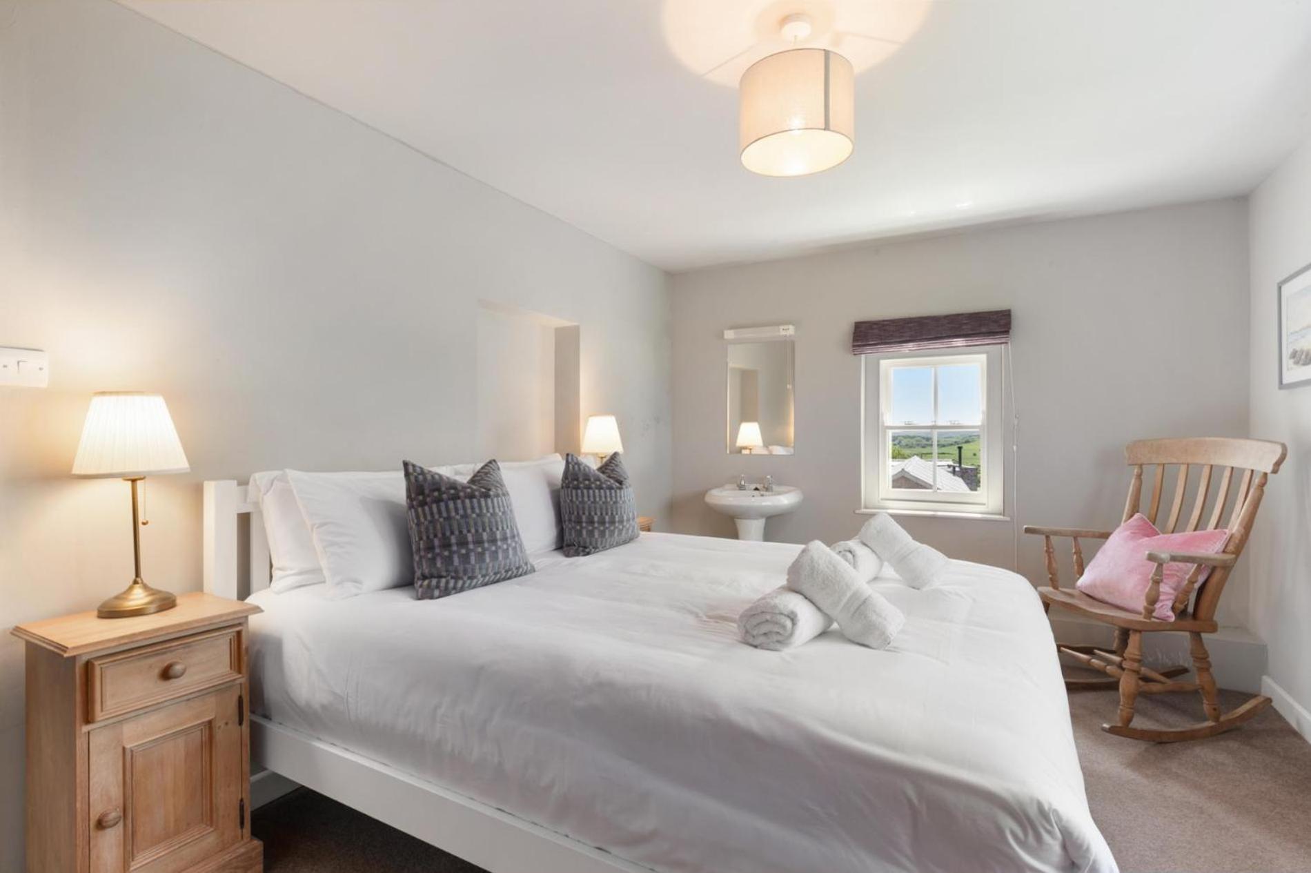 Orlandon Farm Cottage - 4 Bedroom - St Brides Bay view 3