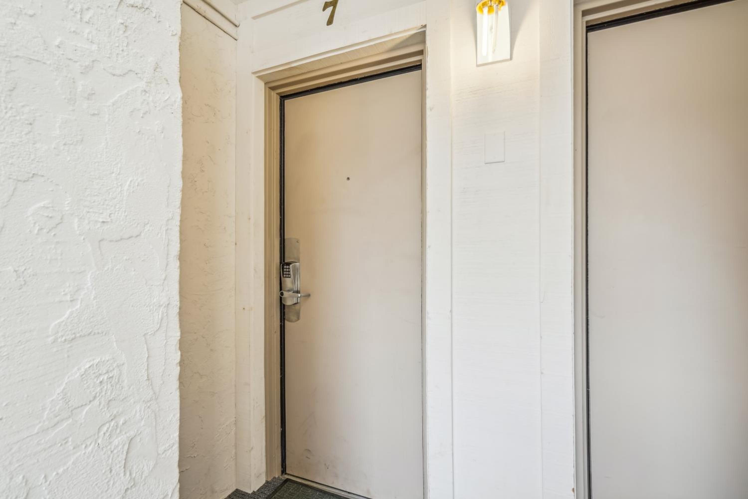 Three bedroom condo, Ski home Whiffletree E7 view 5