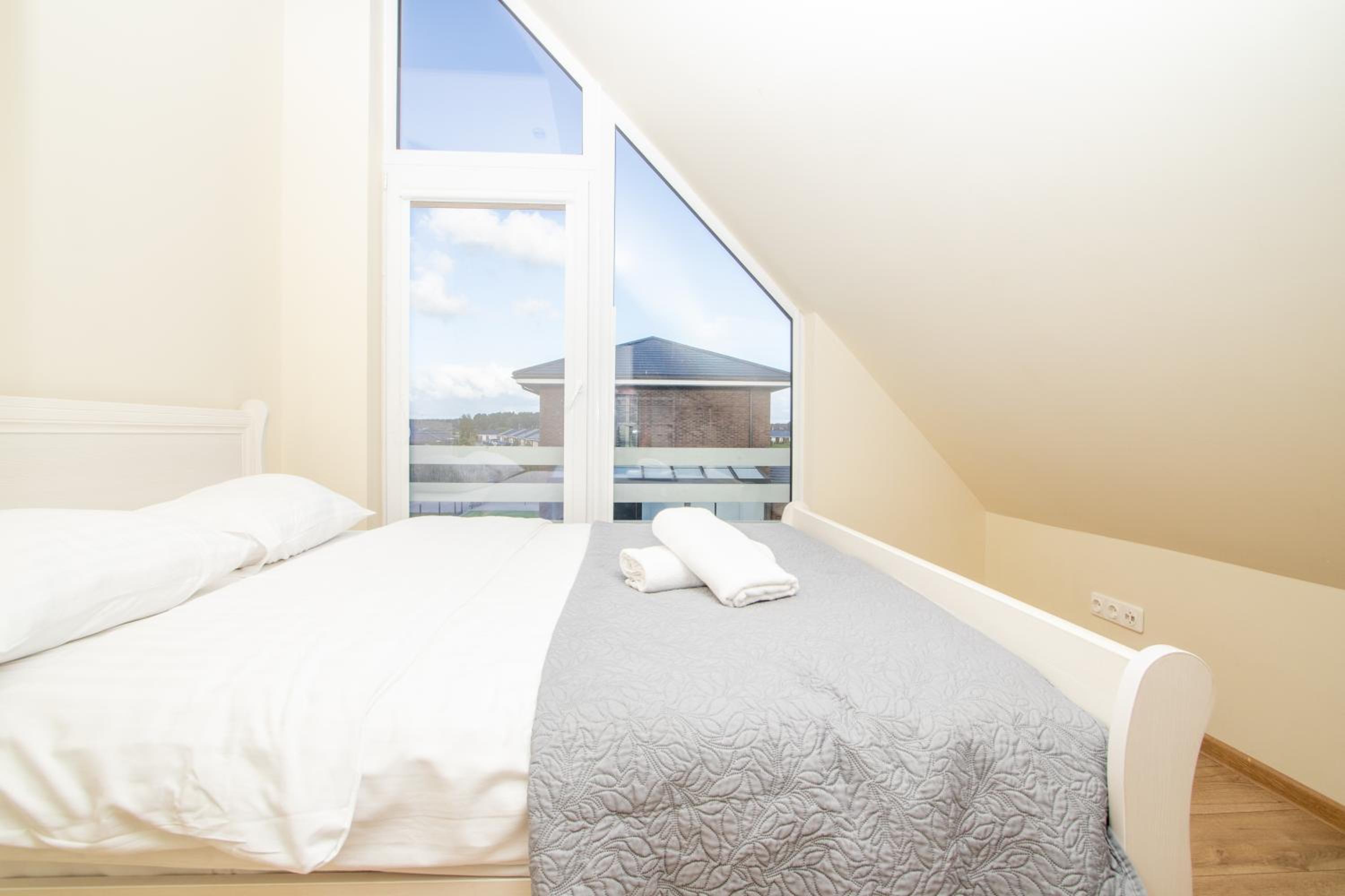 HomeMaker Apartment, By Cohost view 3