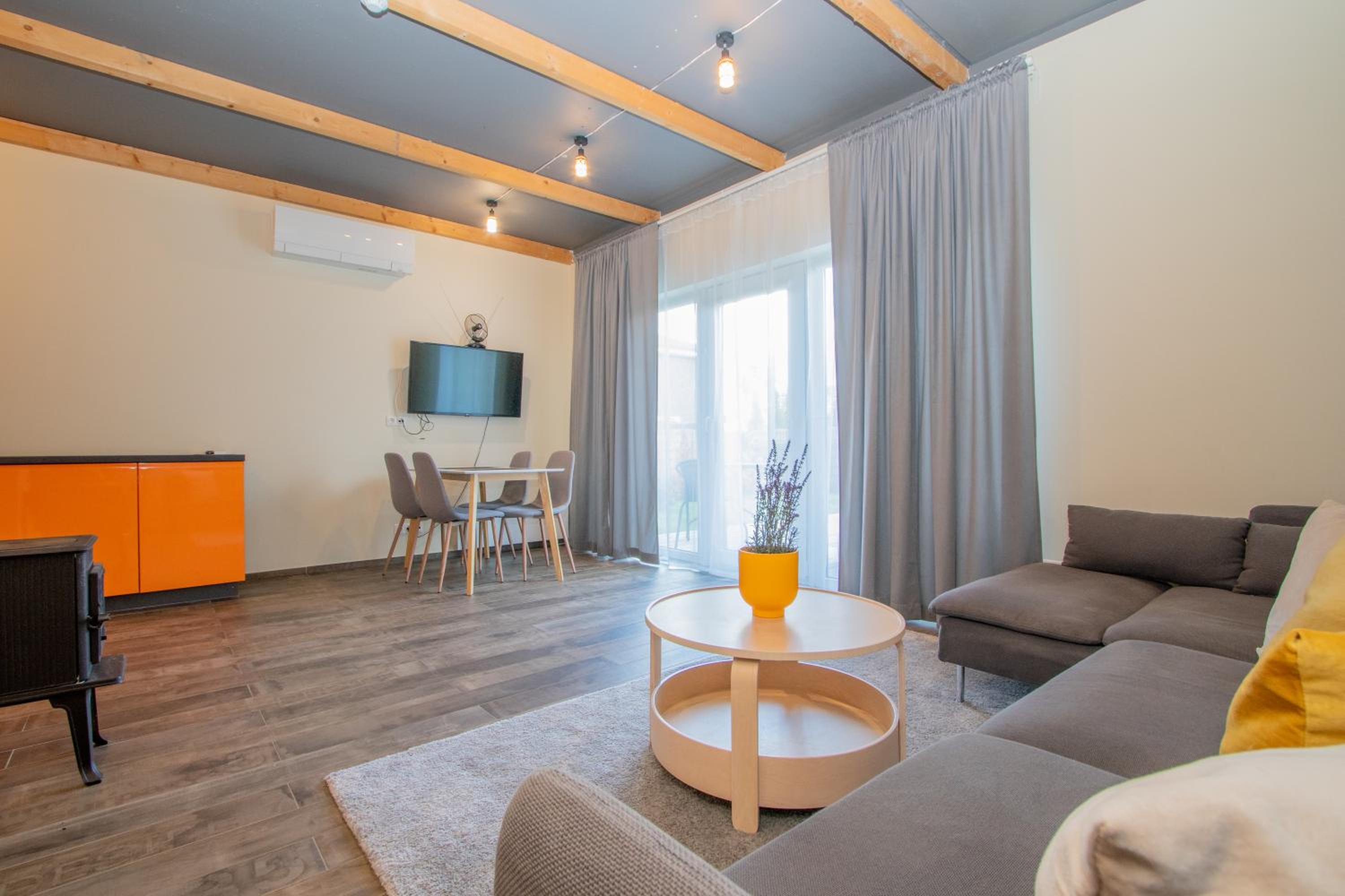HomeMaker Apartment, By Cohost view 2