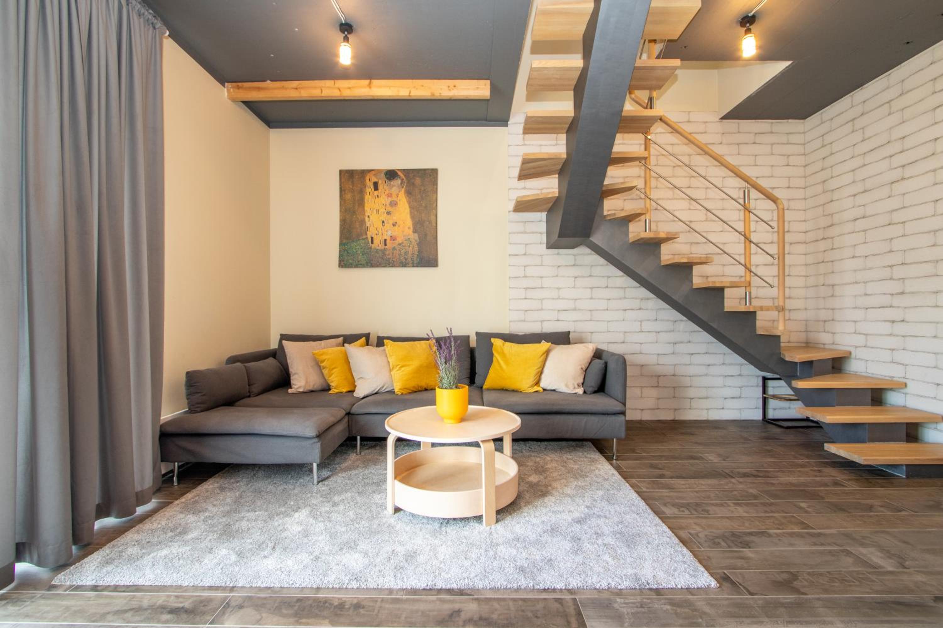 HomeMaker Apartment, By Cohost view 5