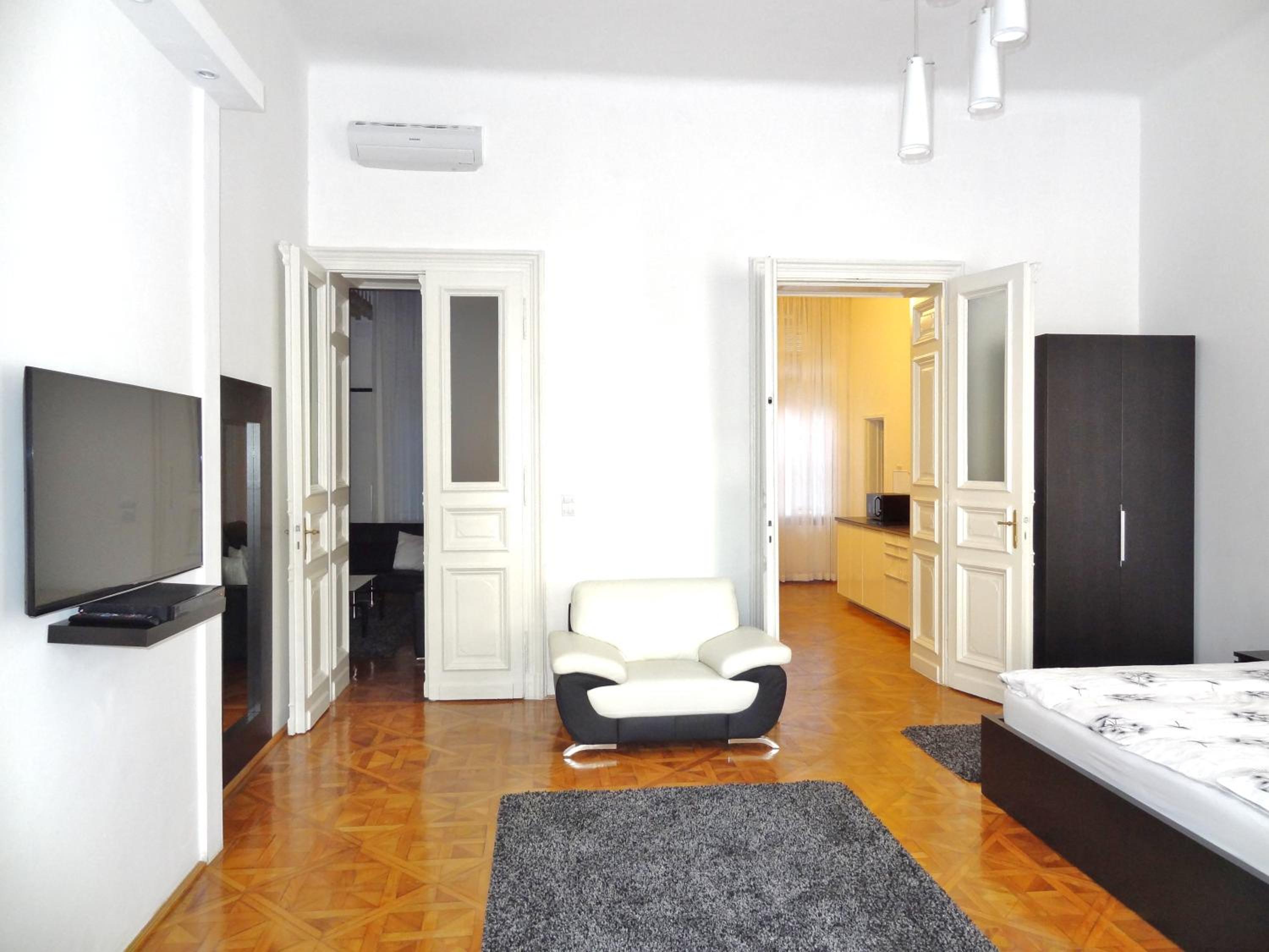 Erzsebet Boulevard Apartment