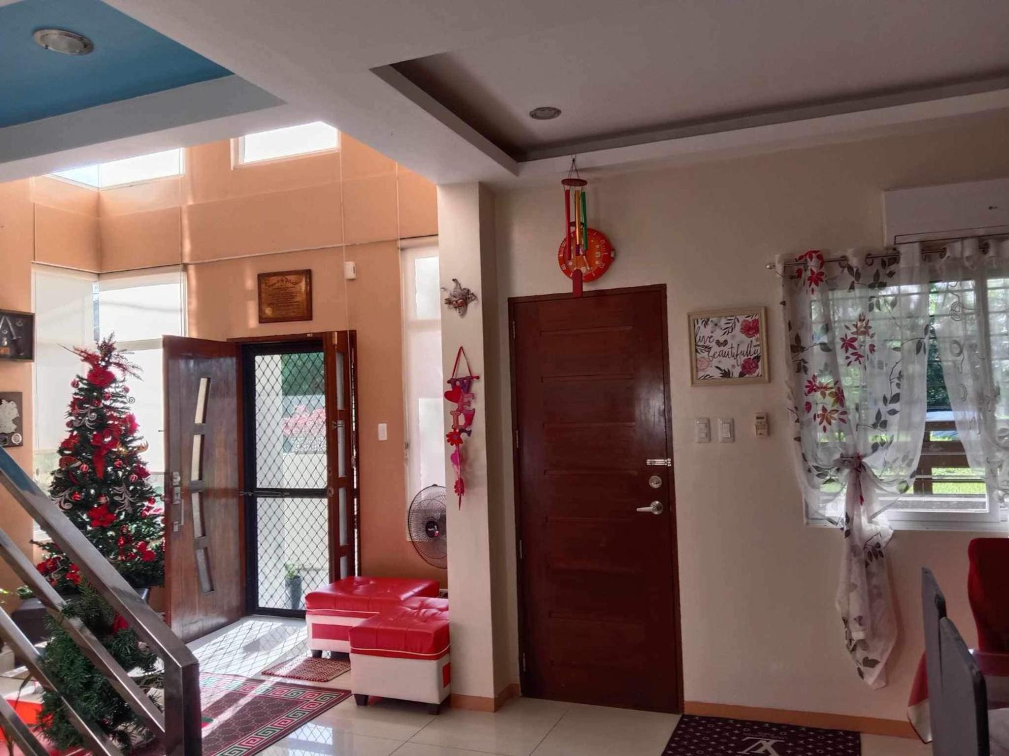 Entire house in high end subdivision