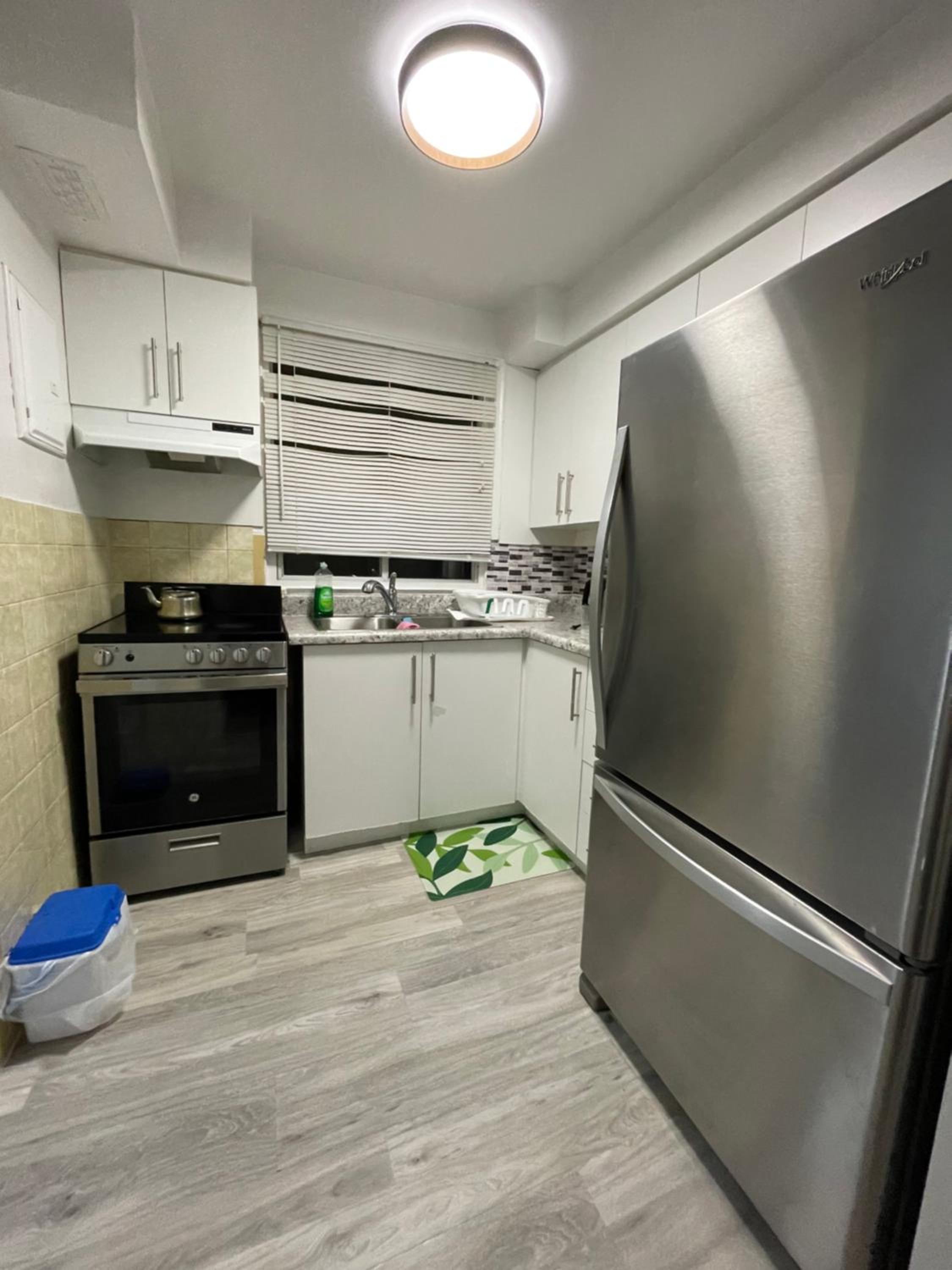 Toronto Room with Balcony - Midtown