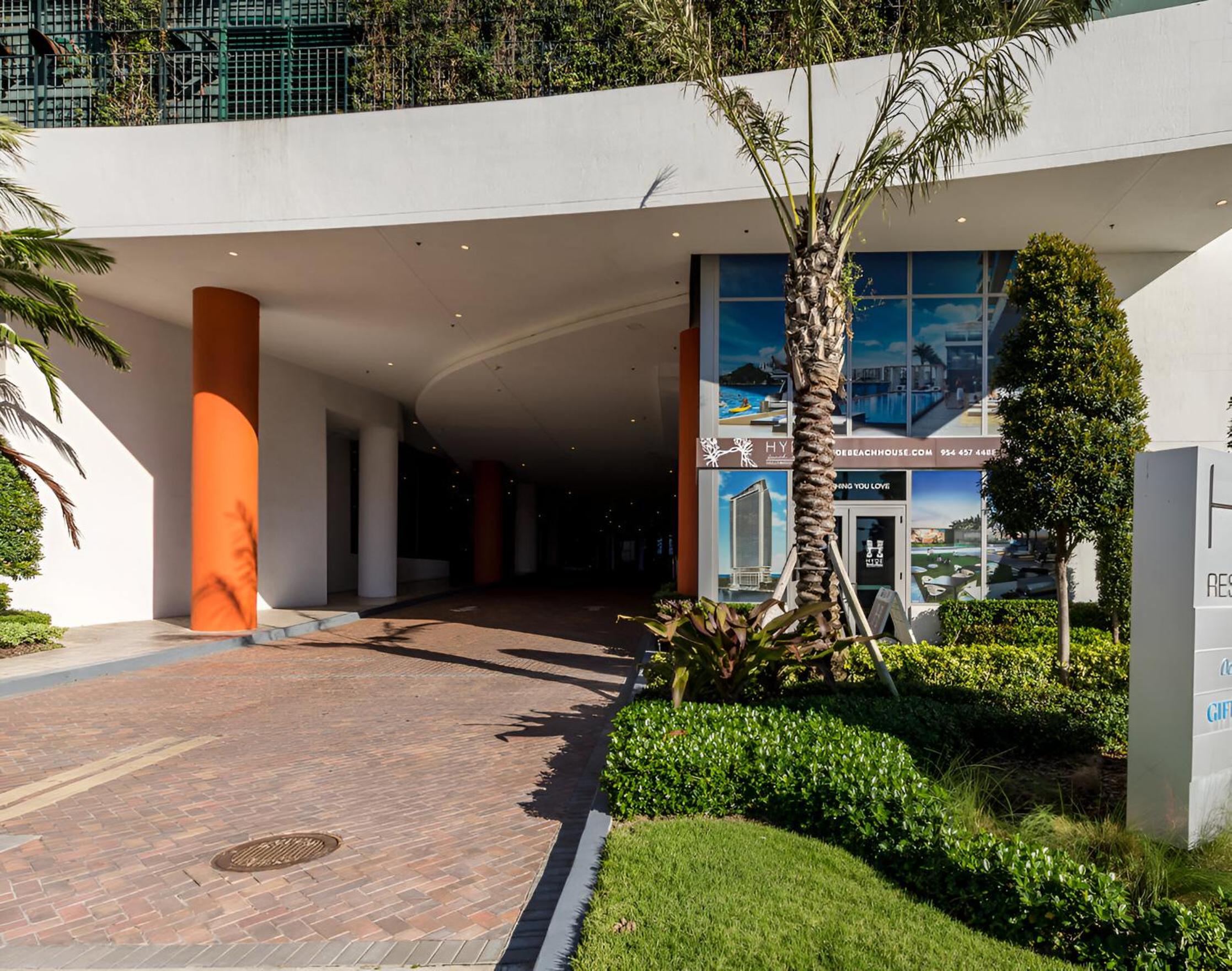 Hotel Wake Up to the Sound of Waves in a Stylish Condo #404 in a Luxury Resort - Image 1