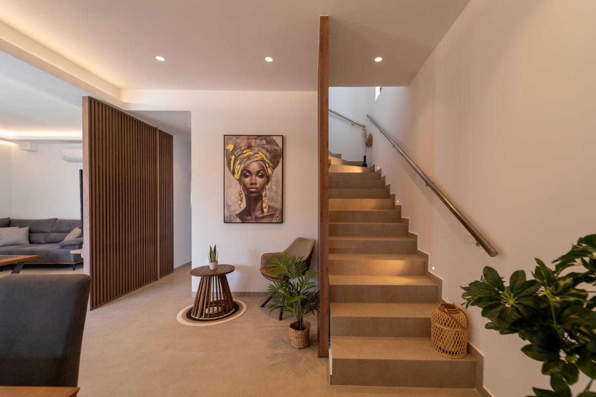 Diamond Villa with swimming pool view 4