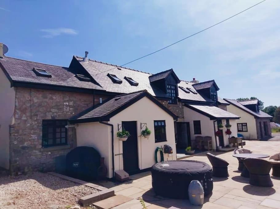 Hotel Dawel Lodge With Hot Tub And Logfire