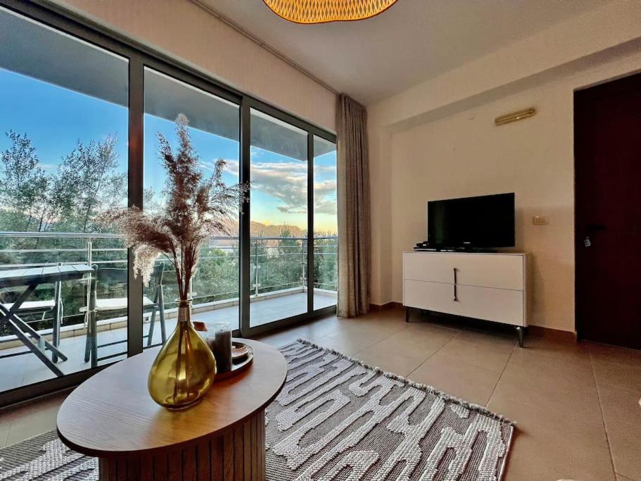 Acacia hill B6 view 3