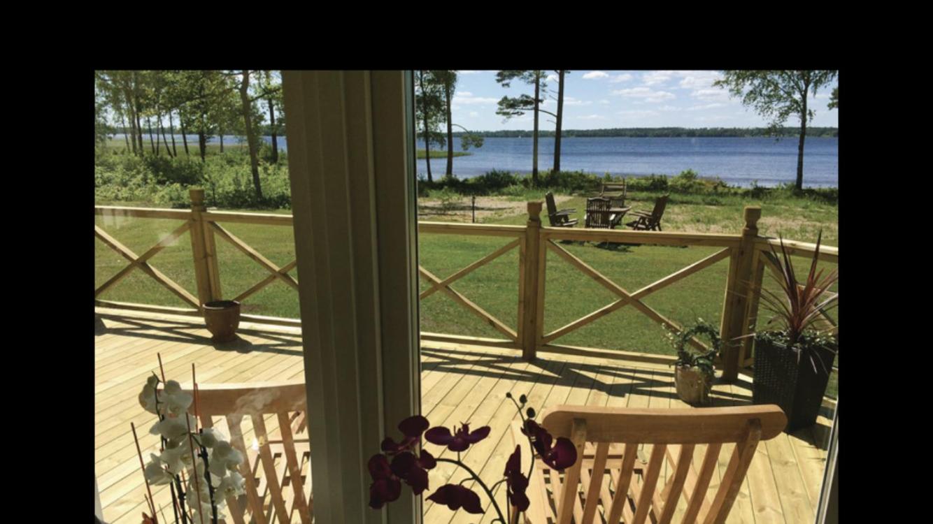 Beautiful lake house with first class view ! view 2