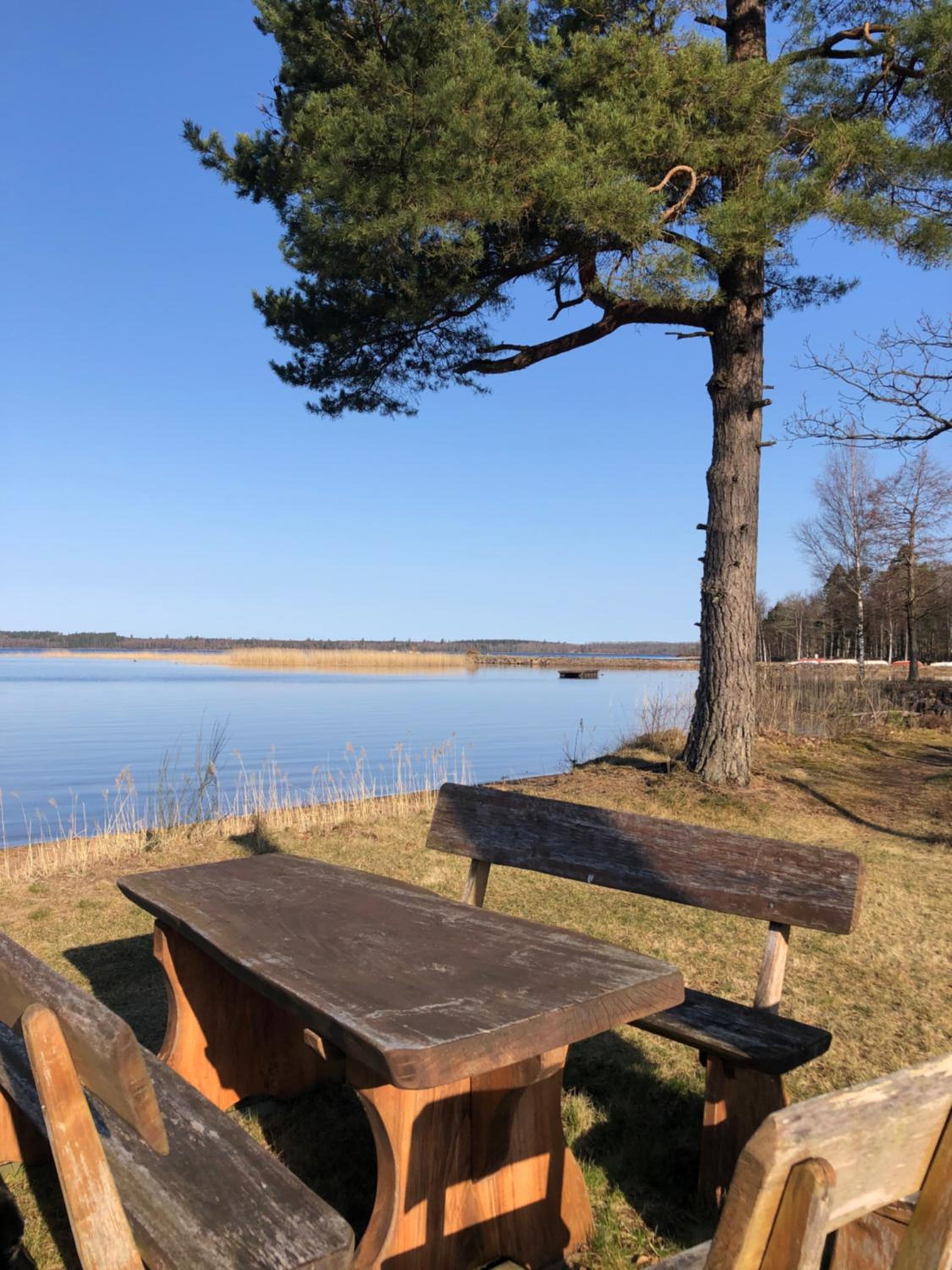 Beautiful lake house with first class view ! view 3