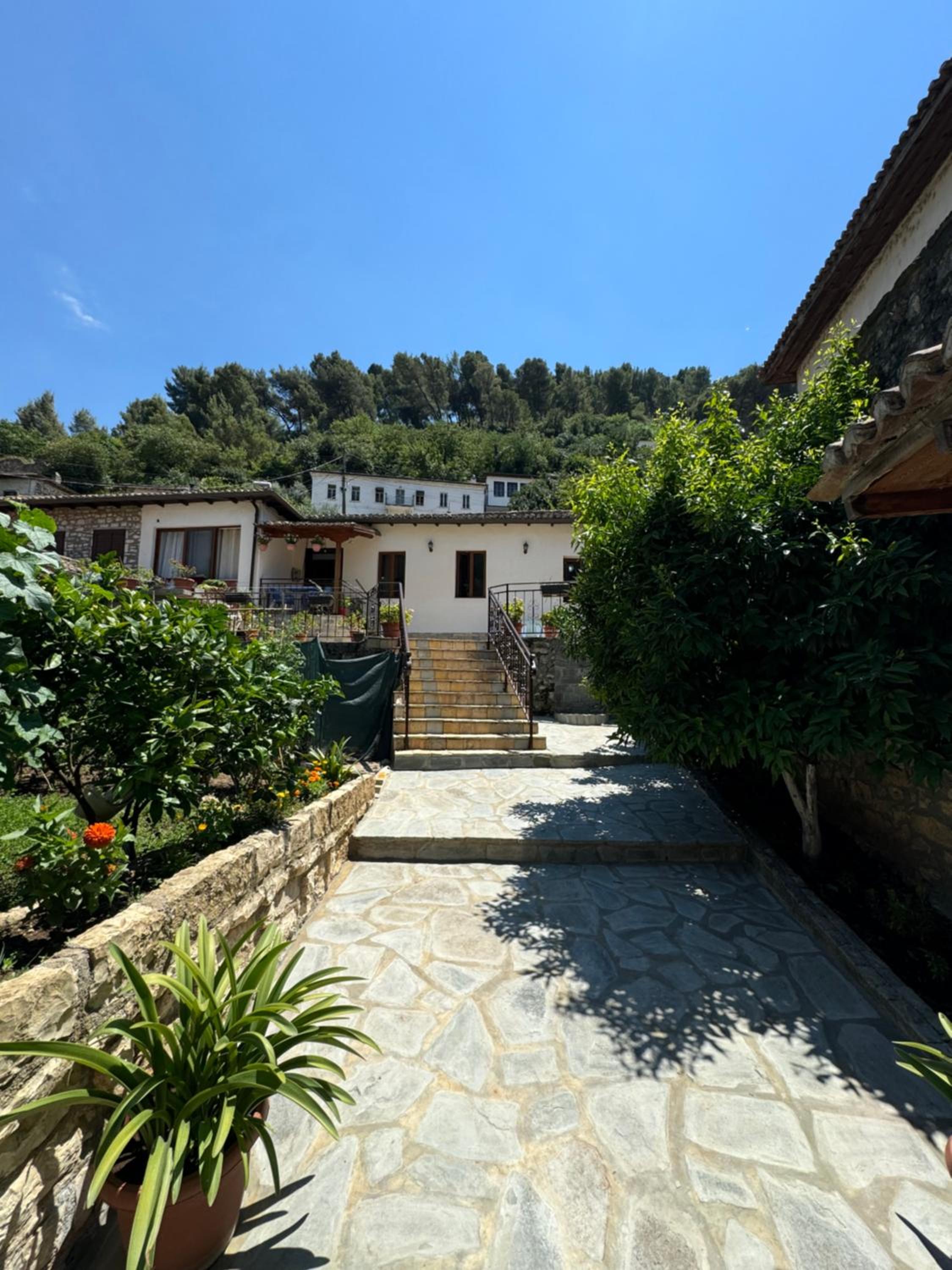 MEROLI Guesthouse - UNESCO quarter
