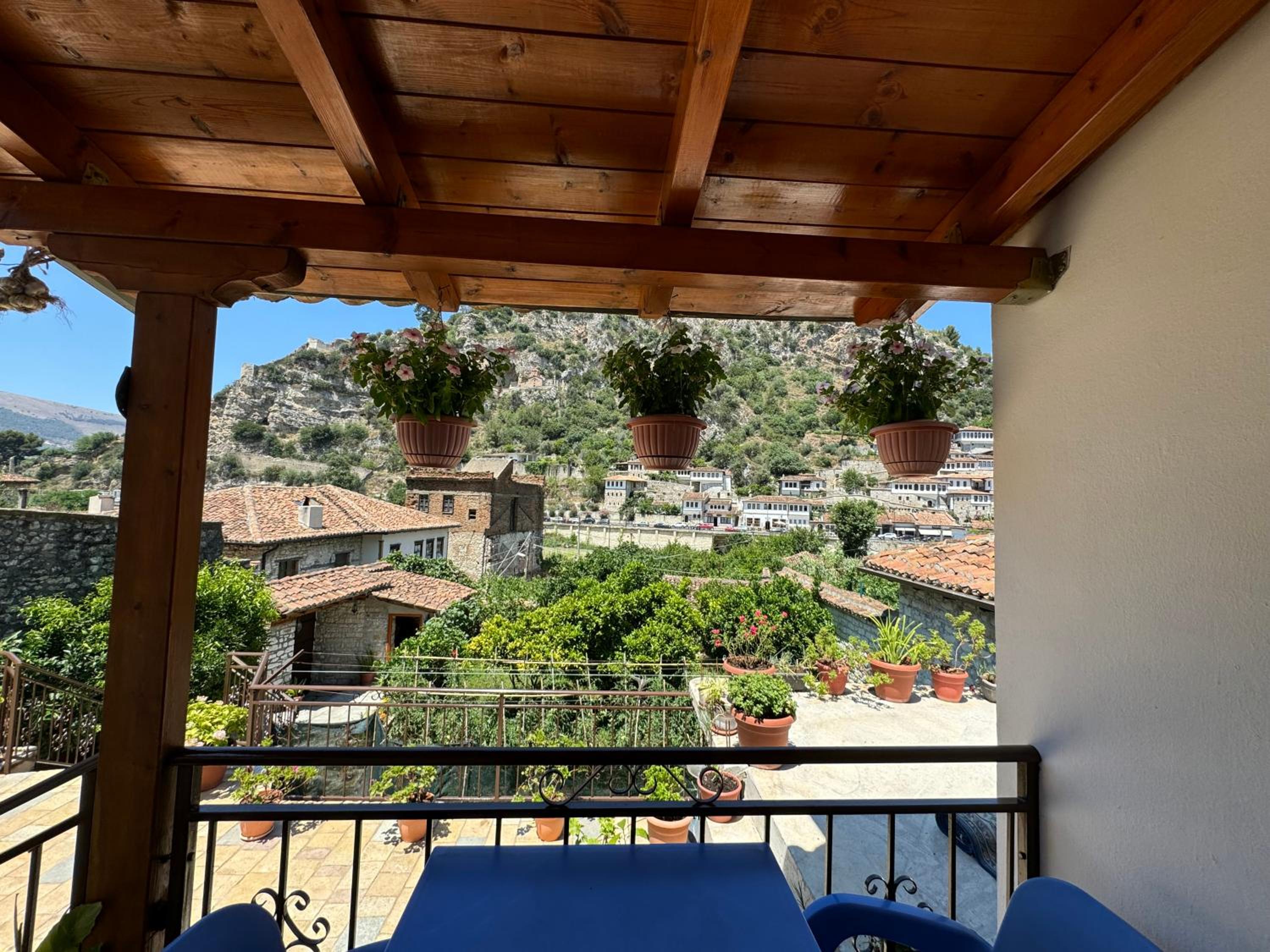 MEROLI Guesthouse - UNESCO quarter