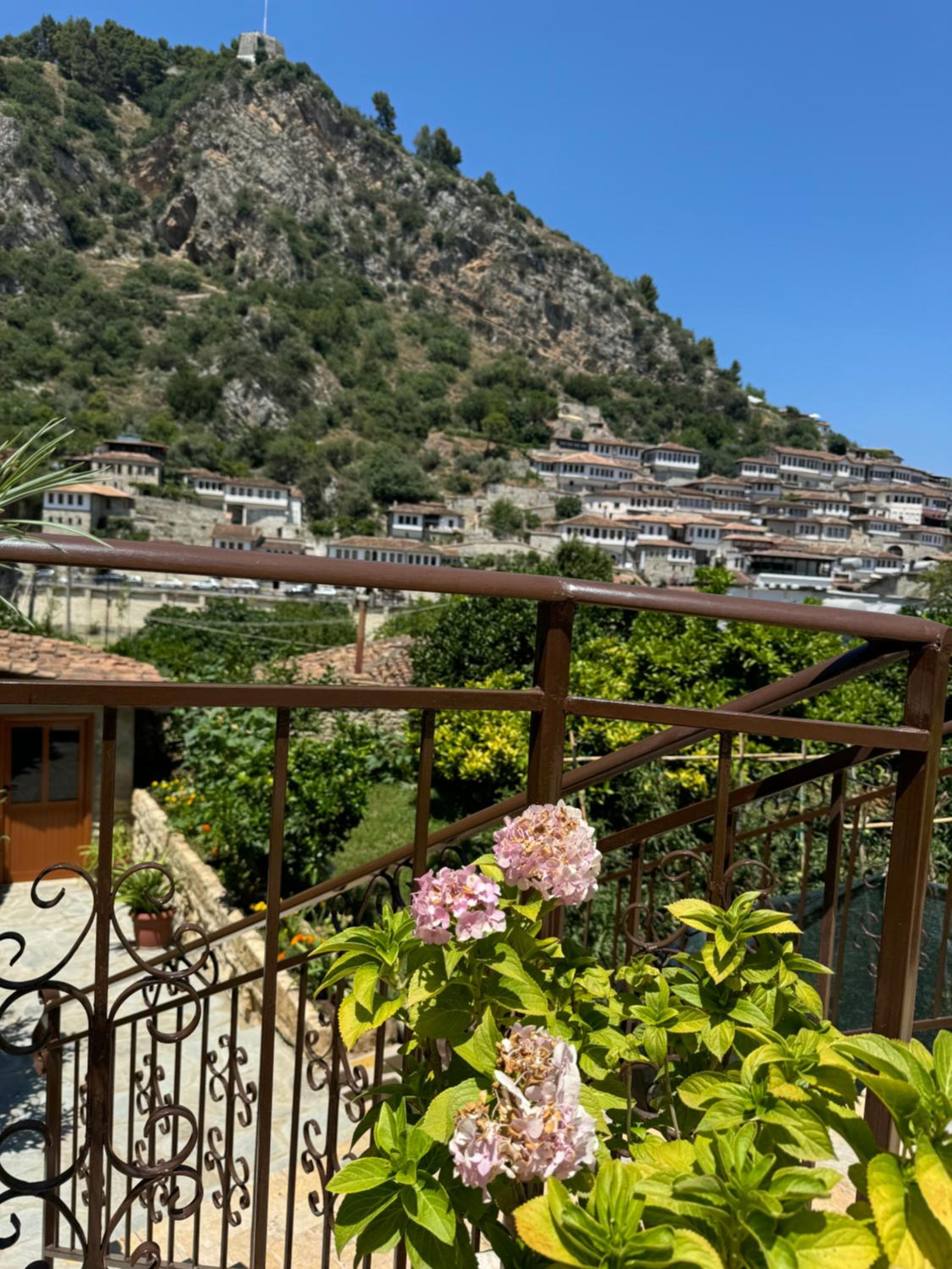 MEROLI Guesthouse - UNESCO quarter