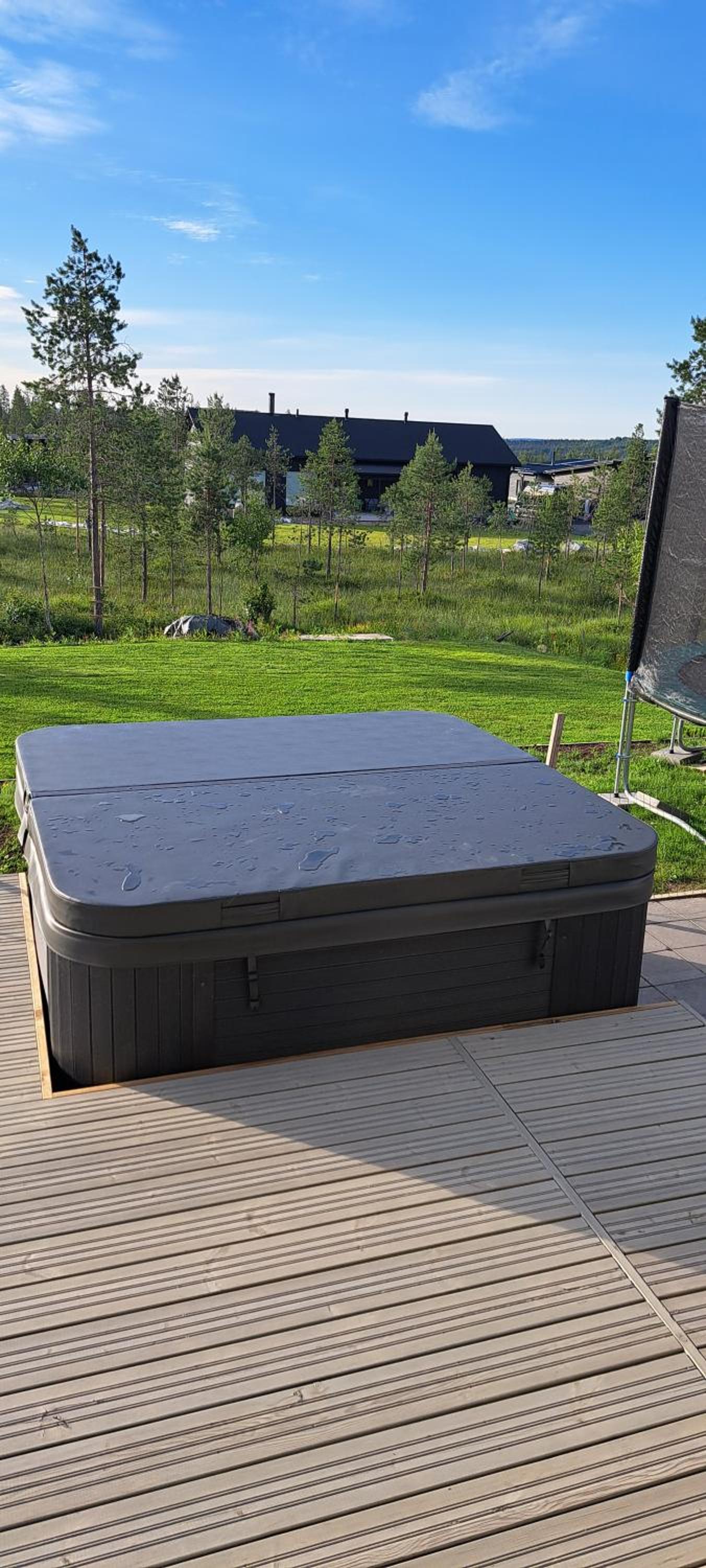 Nordic Villa With Jacuzzi