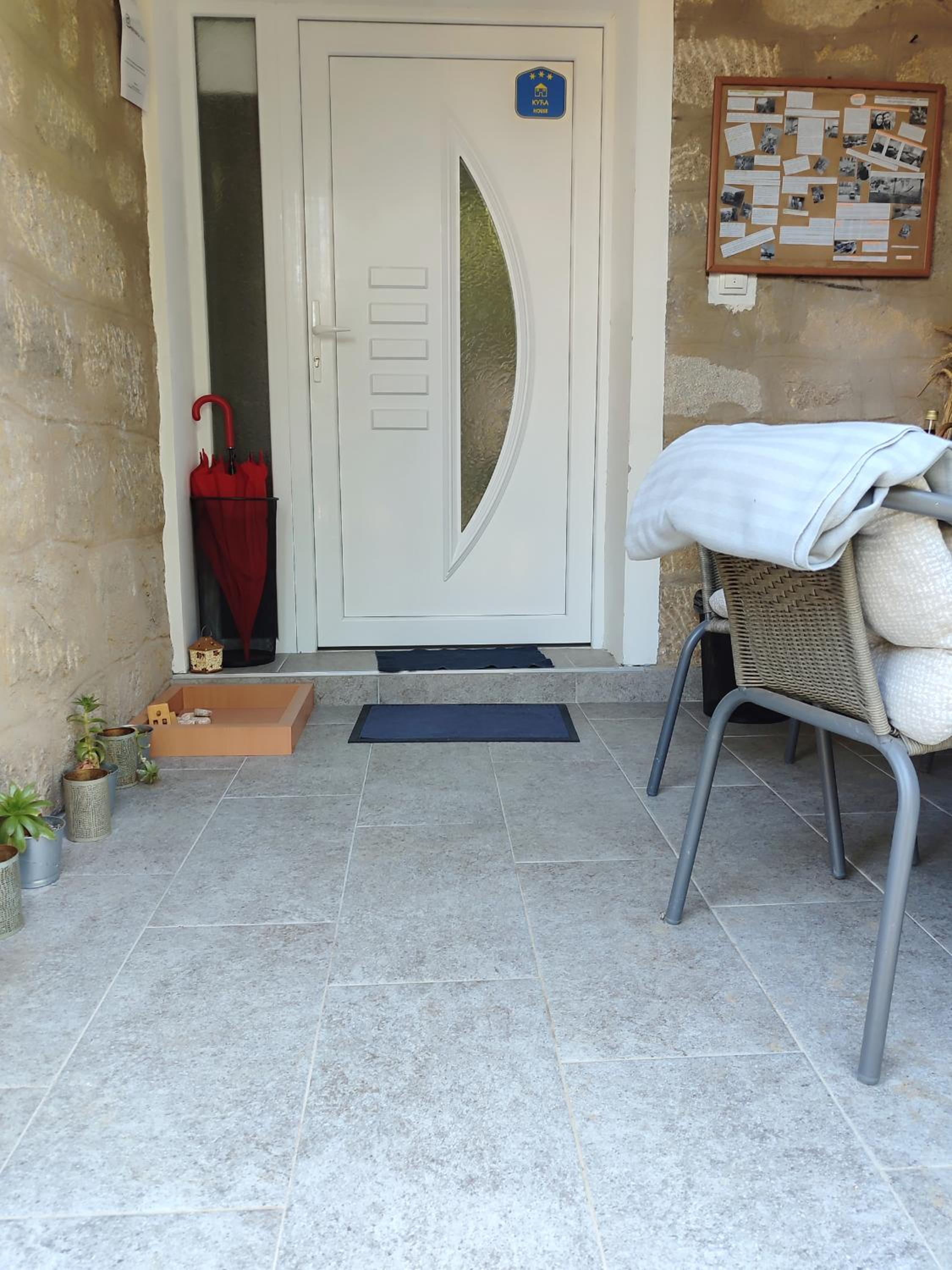 Photo 6