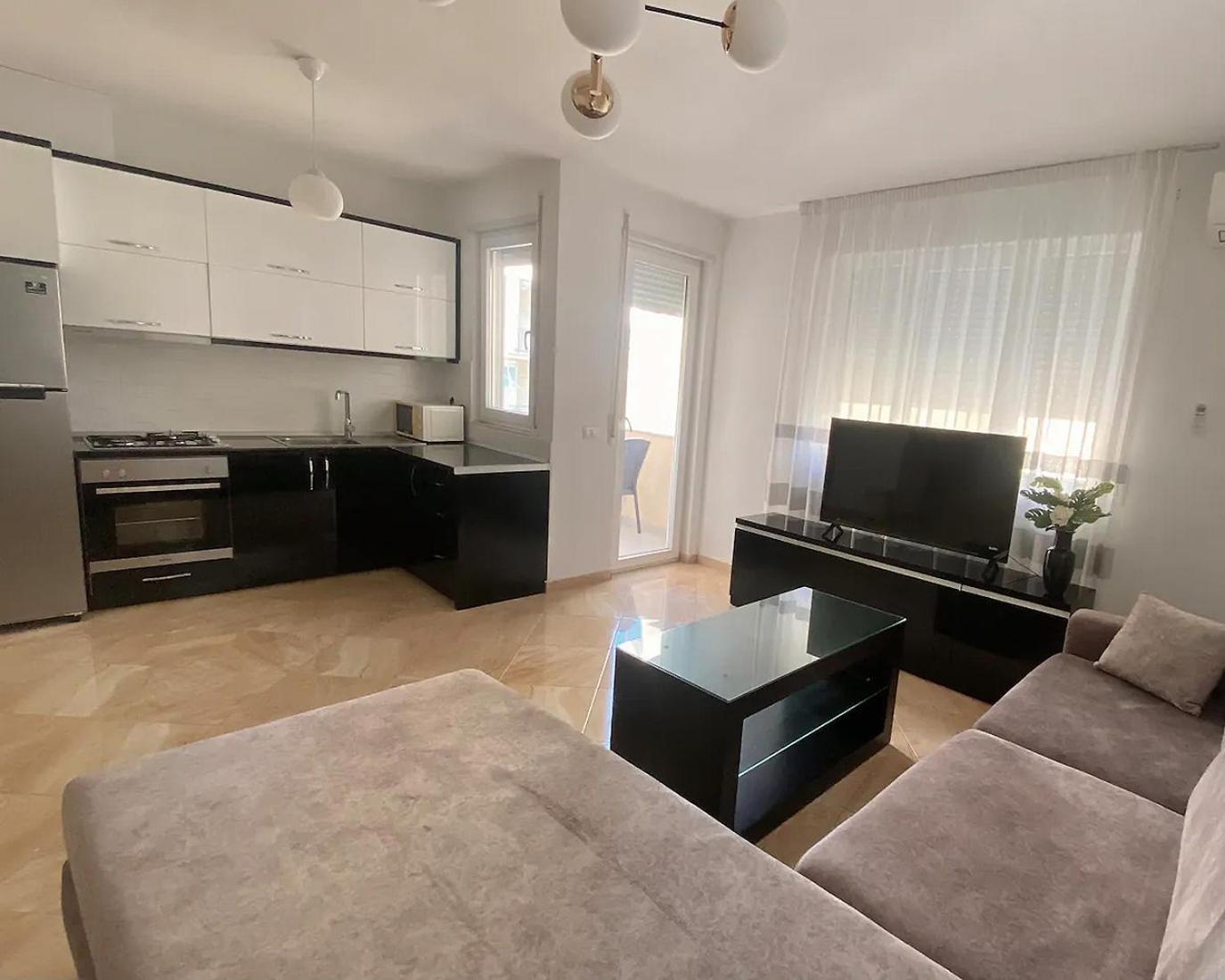 Mona Seaside Apartment with Parking