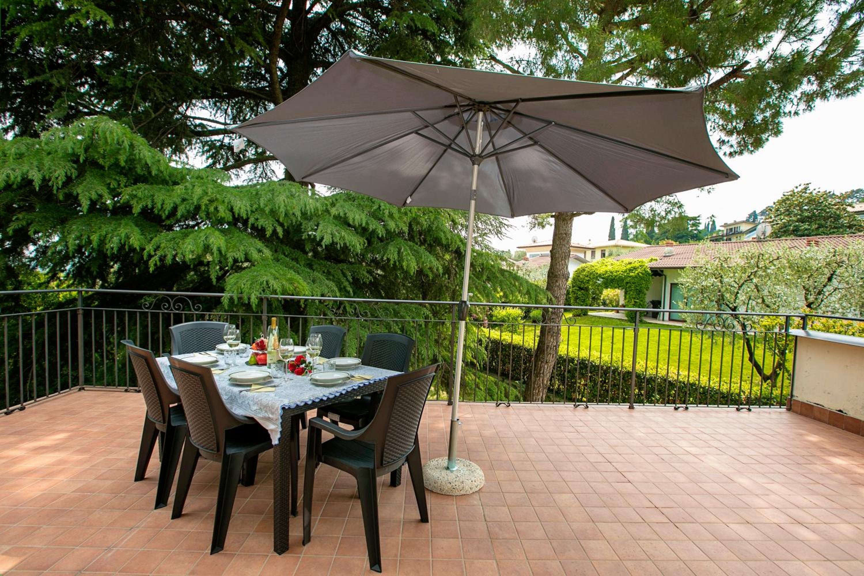 Villa Alberti 900m from Garda Lake photo 2
