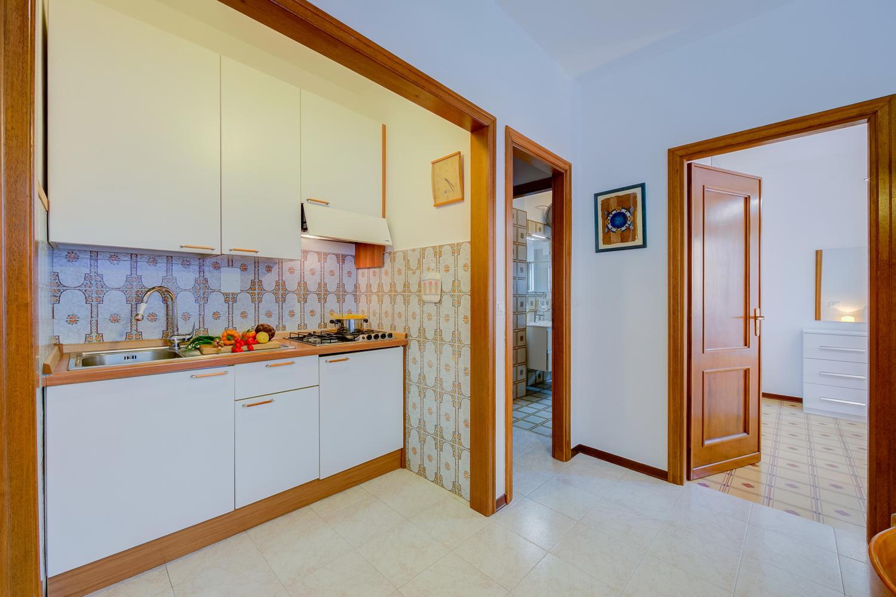 Il Tulipano Giallo 100m From The Sea - Happy Rentals photo 2