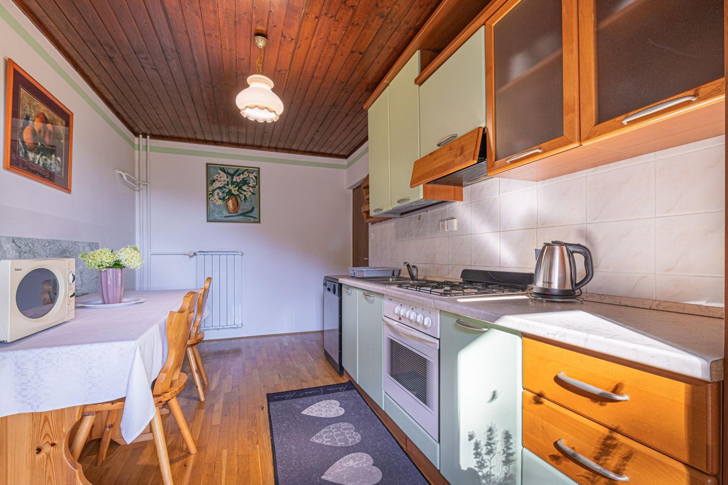 Family Friendly House Marija - Happy Rentals view 4