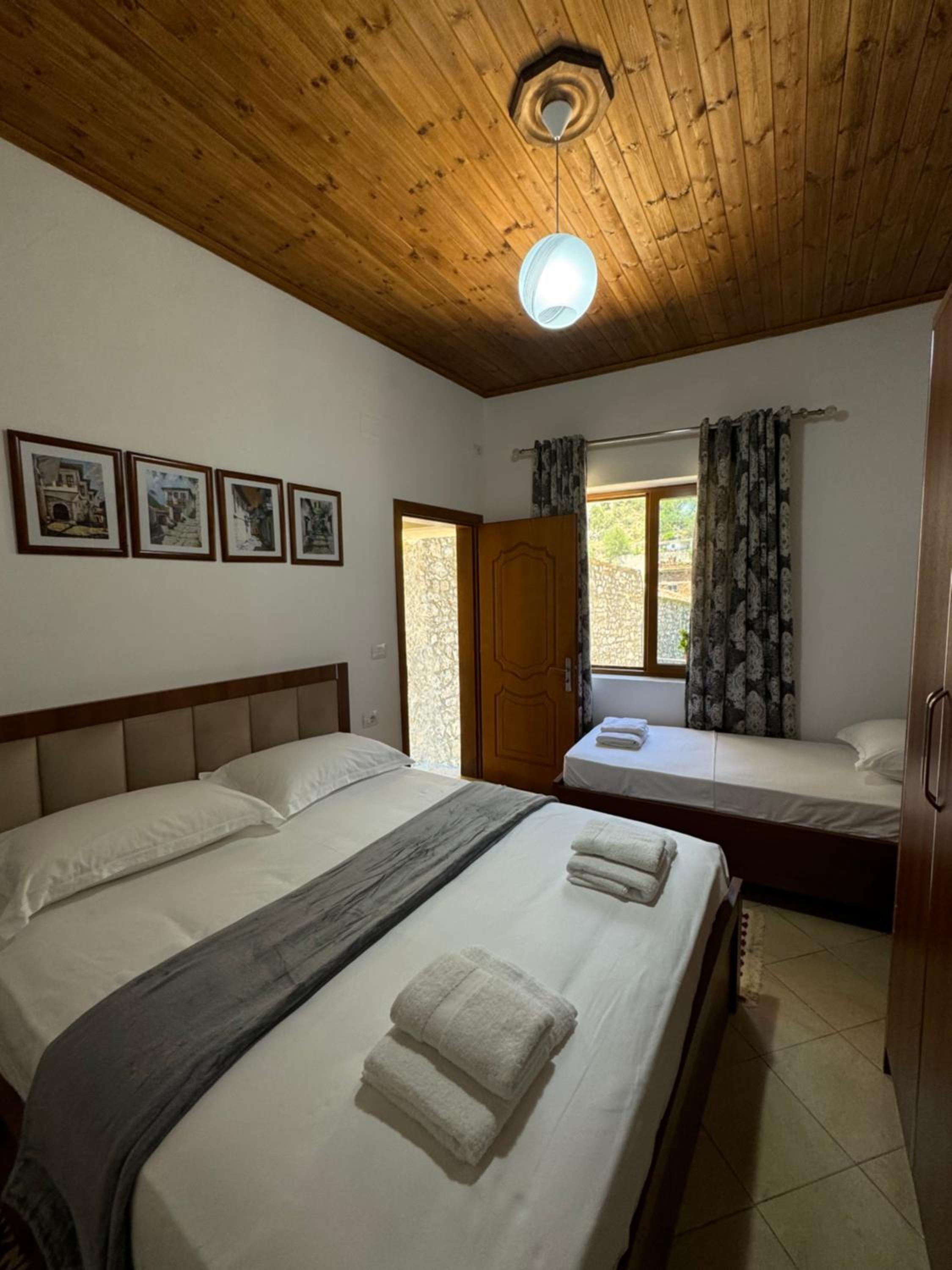 MEROLI Guesthouse - UNESCO quarter