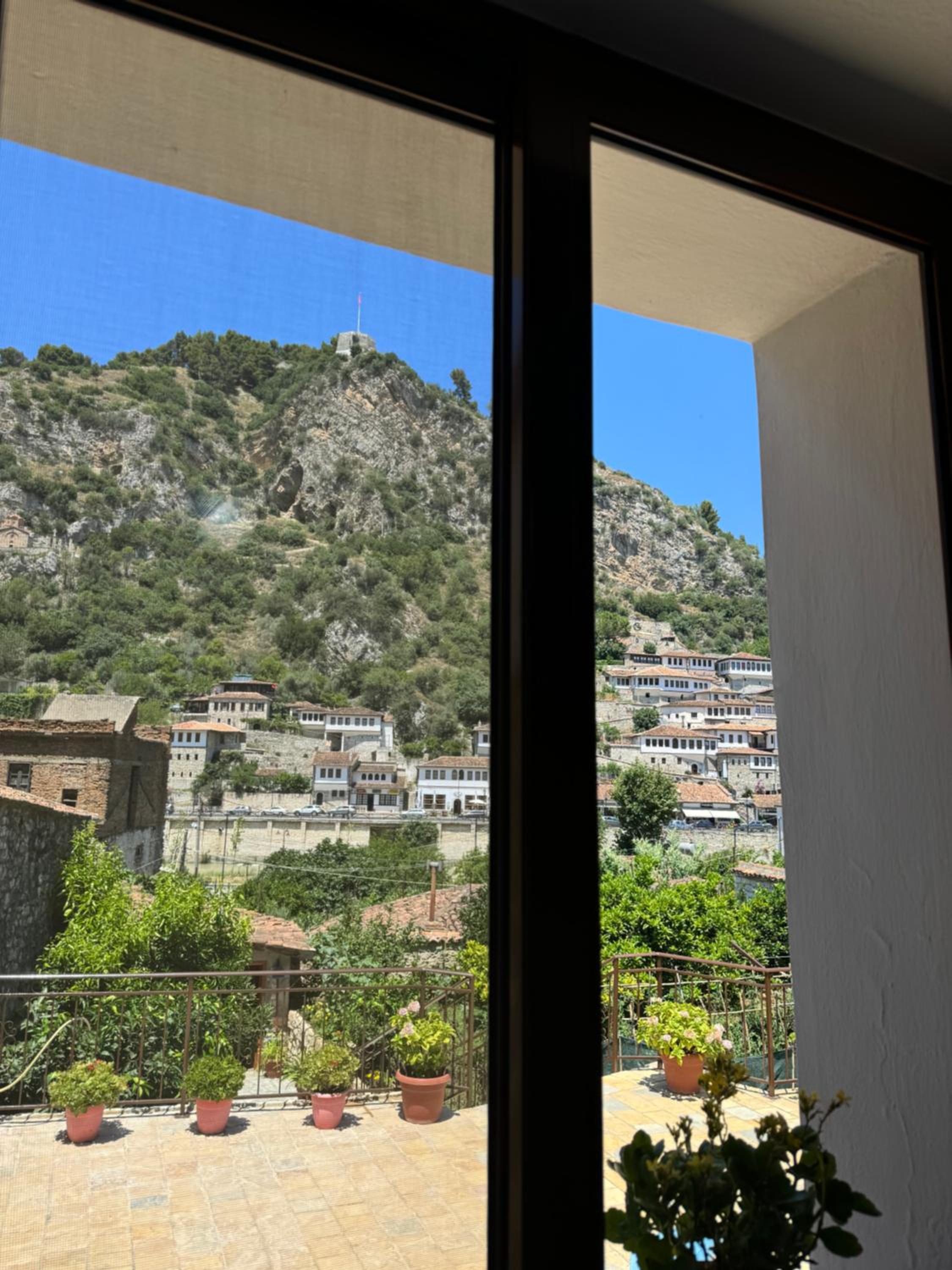 MEROLI Guesthouse - UNESCO quarter
