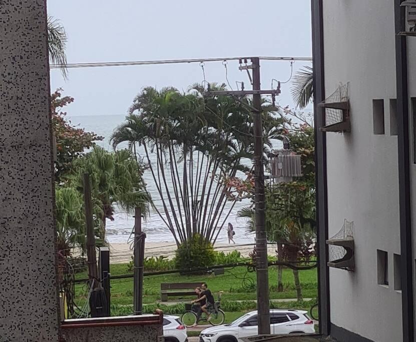 Santos, refúgio urbano em frente ao mar