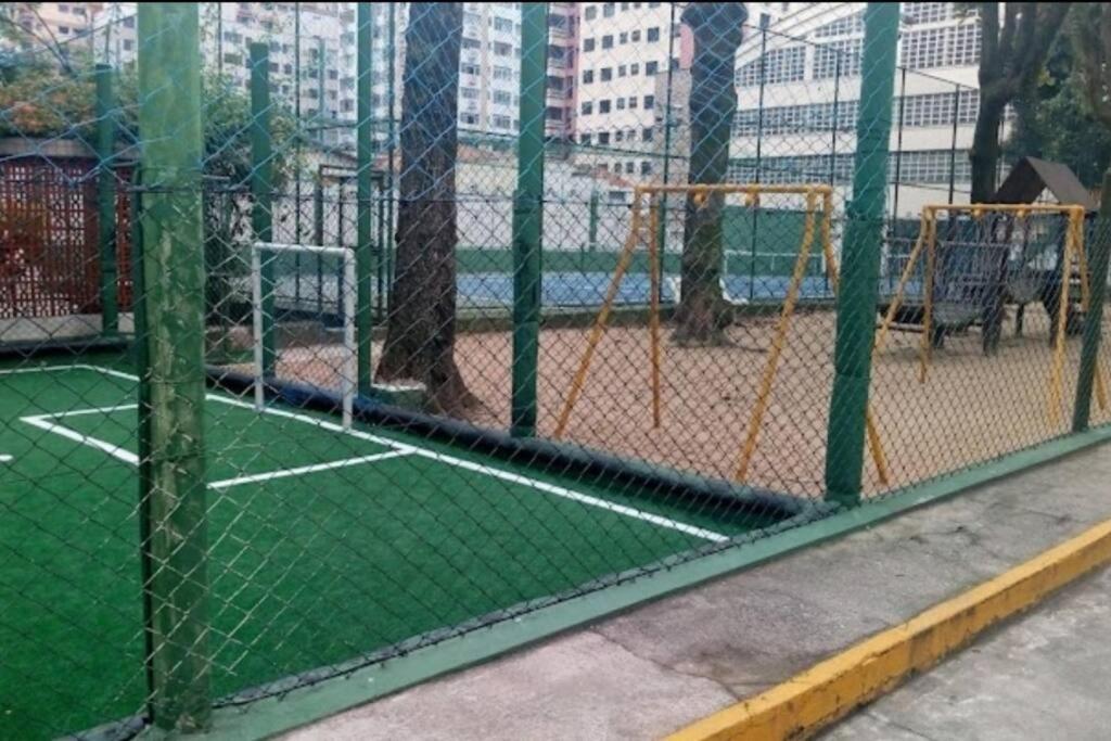 Santos, refúgio urbano em frente ao mar