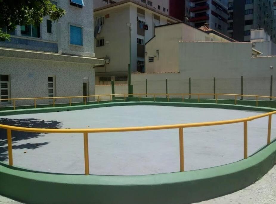 Santos, refúgio urbano em frente ao mar