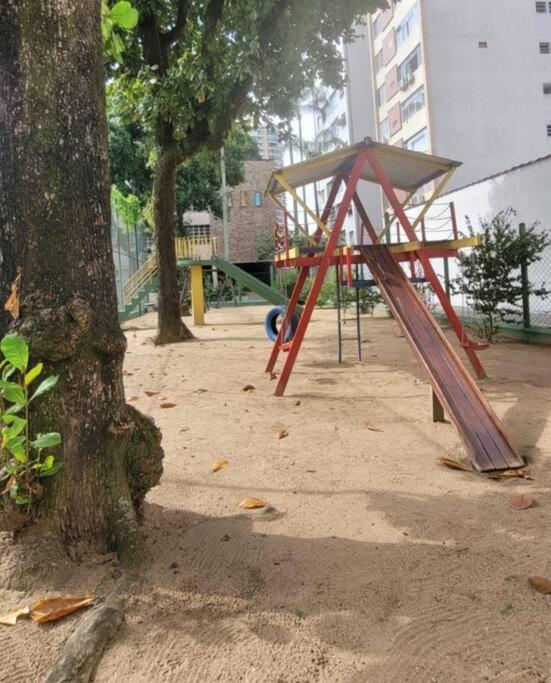 Santos, refúgio urbano em frente ao mar