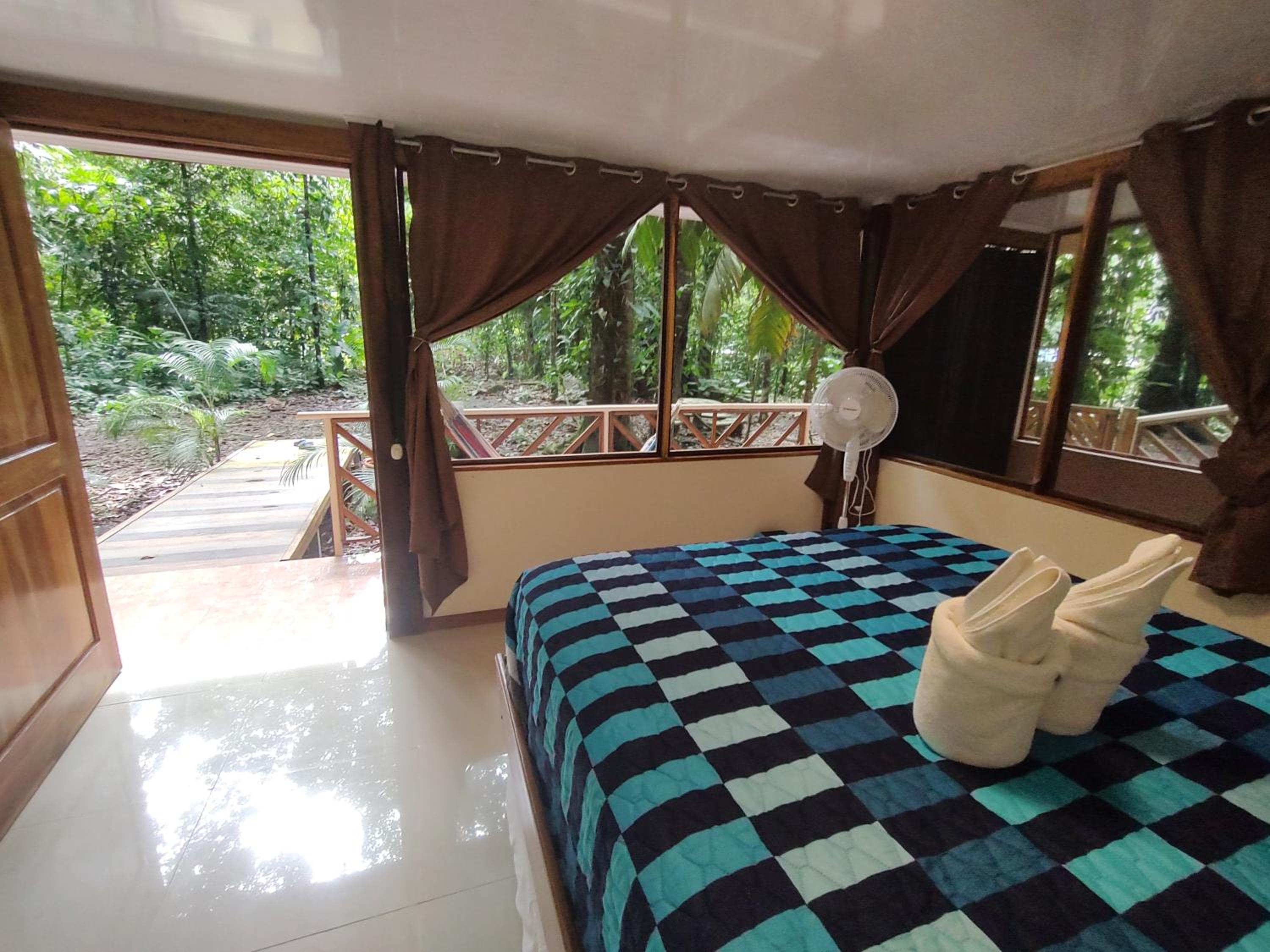 Cool Waters Jungle Hostel