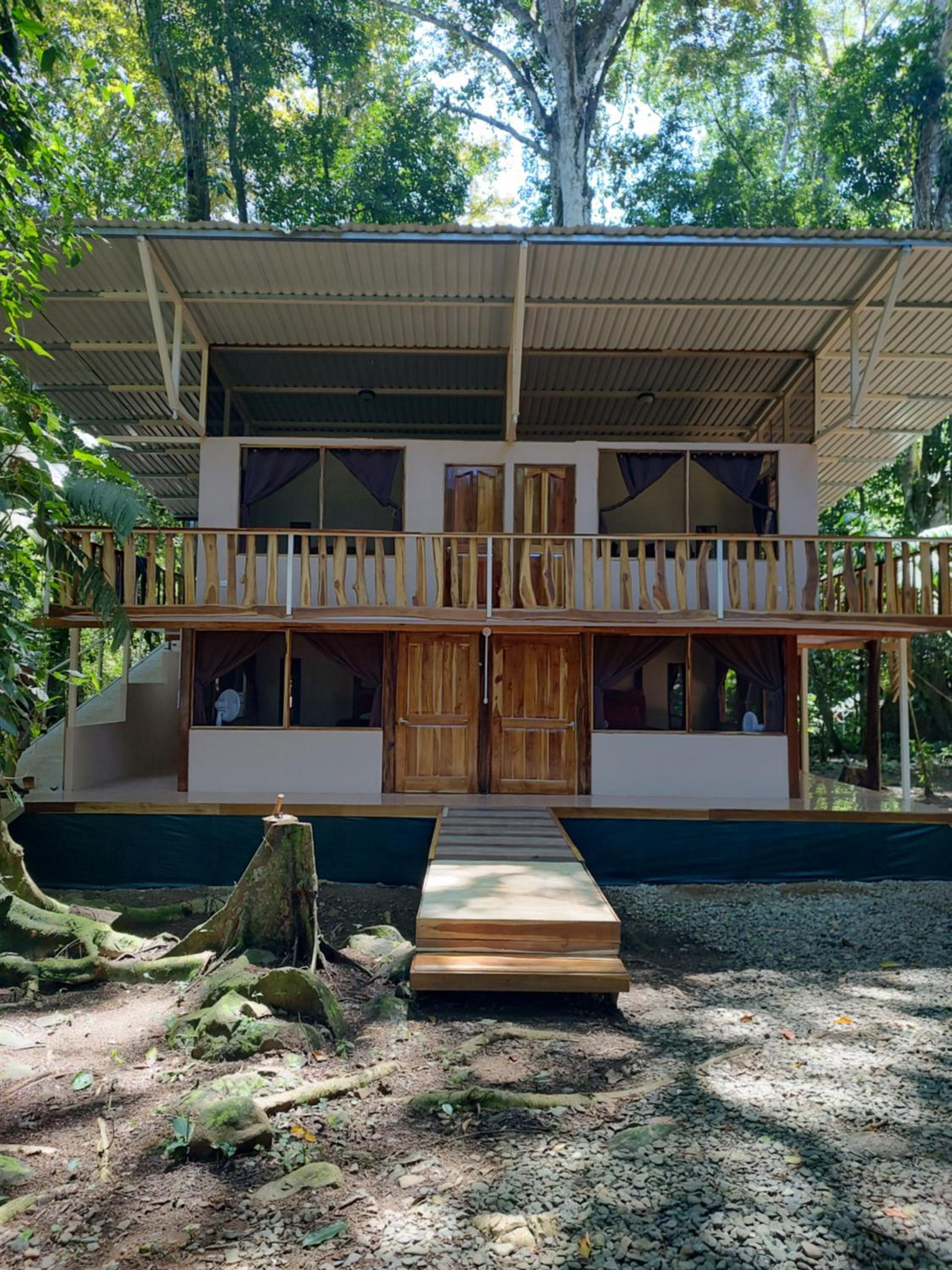 Cool Waters Jungle Hostel
