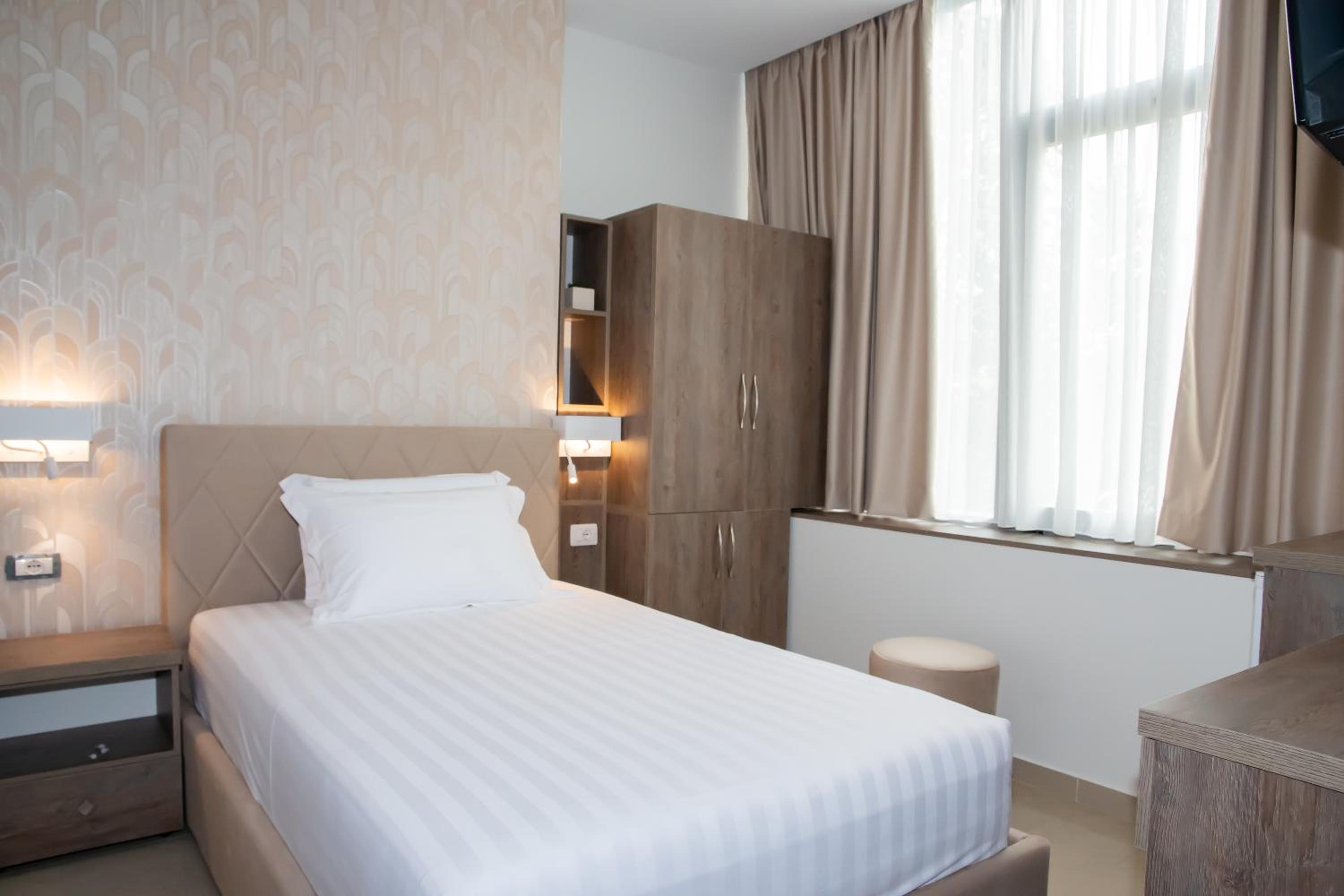Alv Rent Rooms