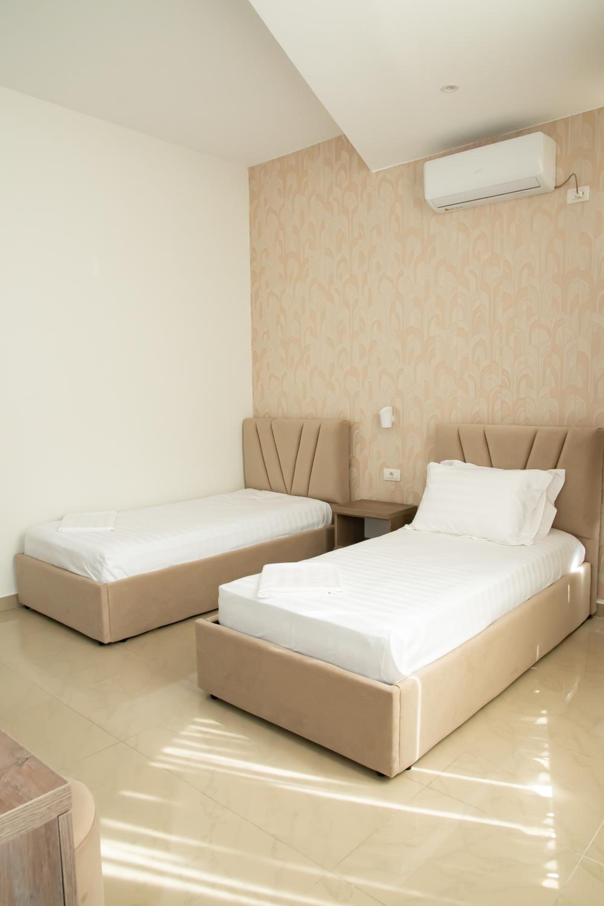 Alv Rent Rooms
