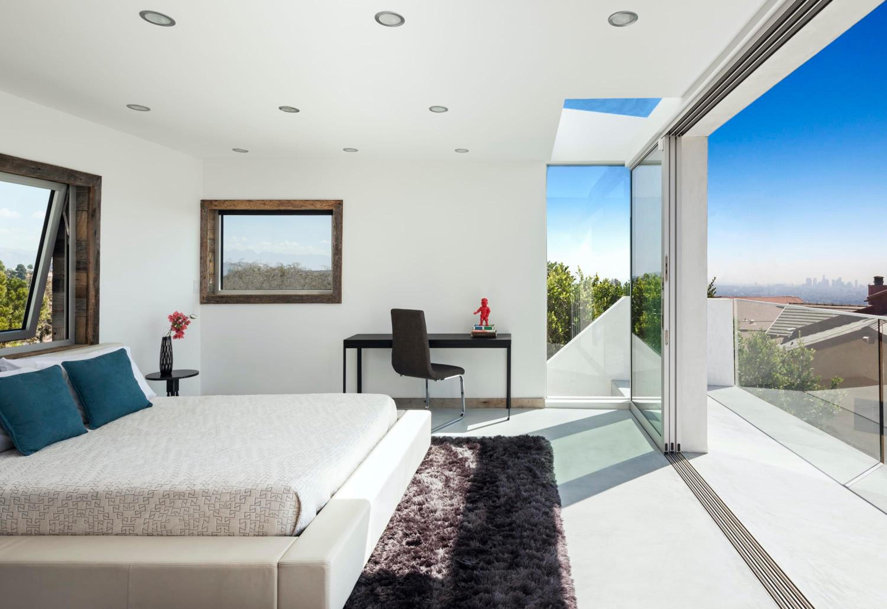 5M Modern Jetliner Skyhigh City Views