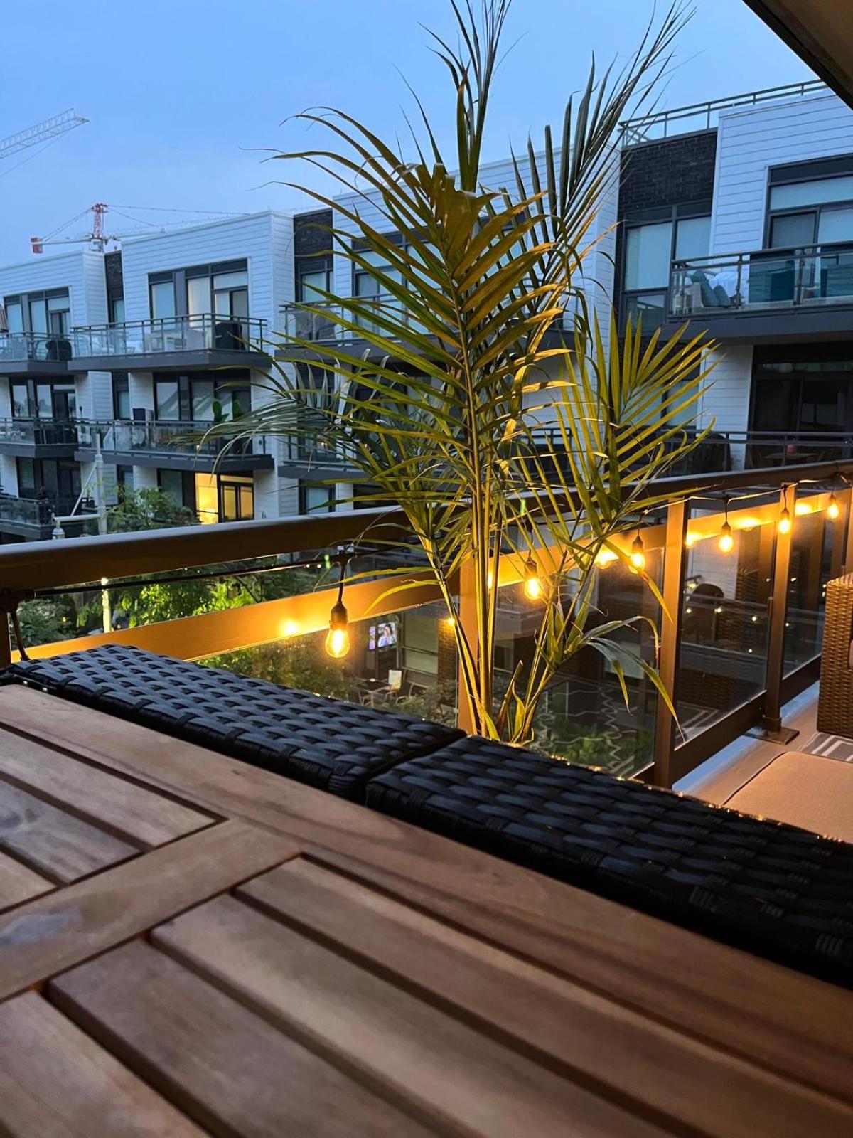 Stunning Stayz Luxury 2 King Suite at Friday Harbour Resort Marina Walk & Parking