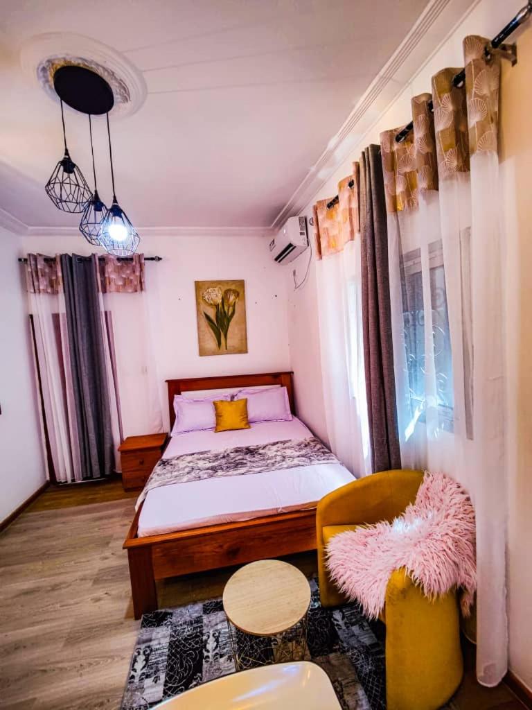 Dom City appartement et chambres meublés Yassa Douala
