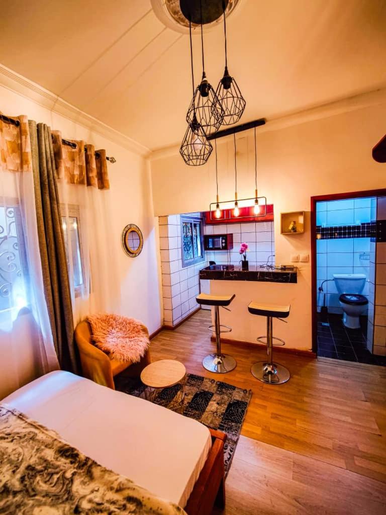 Dom City appartement et chambres meublés Yassa Douala