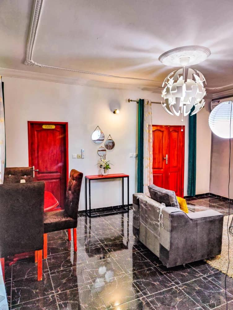 Dom City appartement et chambres meublés Yassa Douala