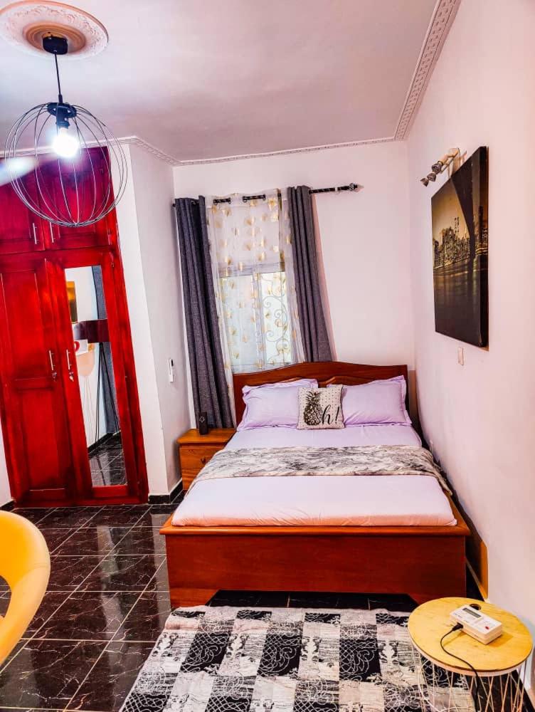 Dom City appartement et chambres meublés Yassa Douala
