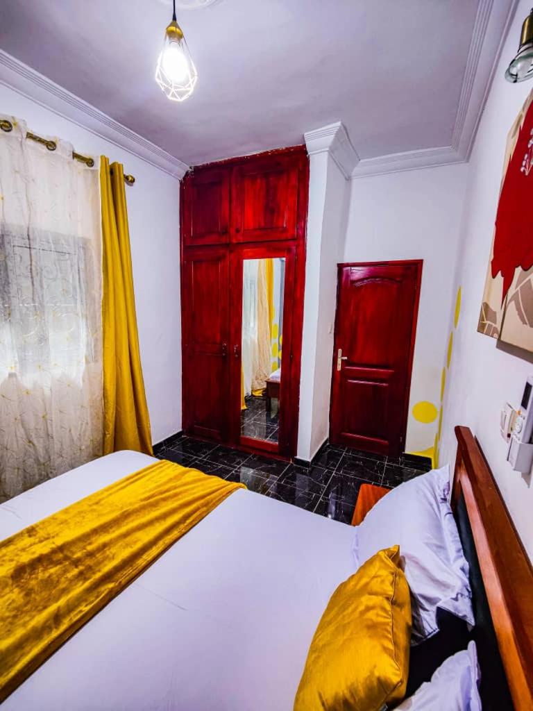 Dom City appartement et chambres meublés Yassa Douala