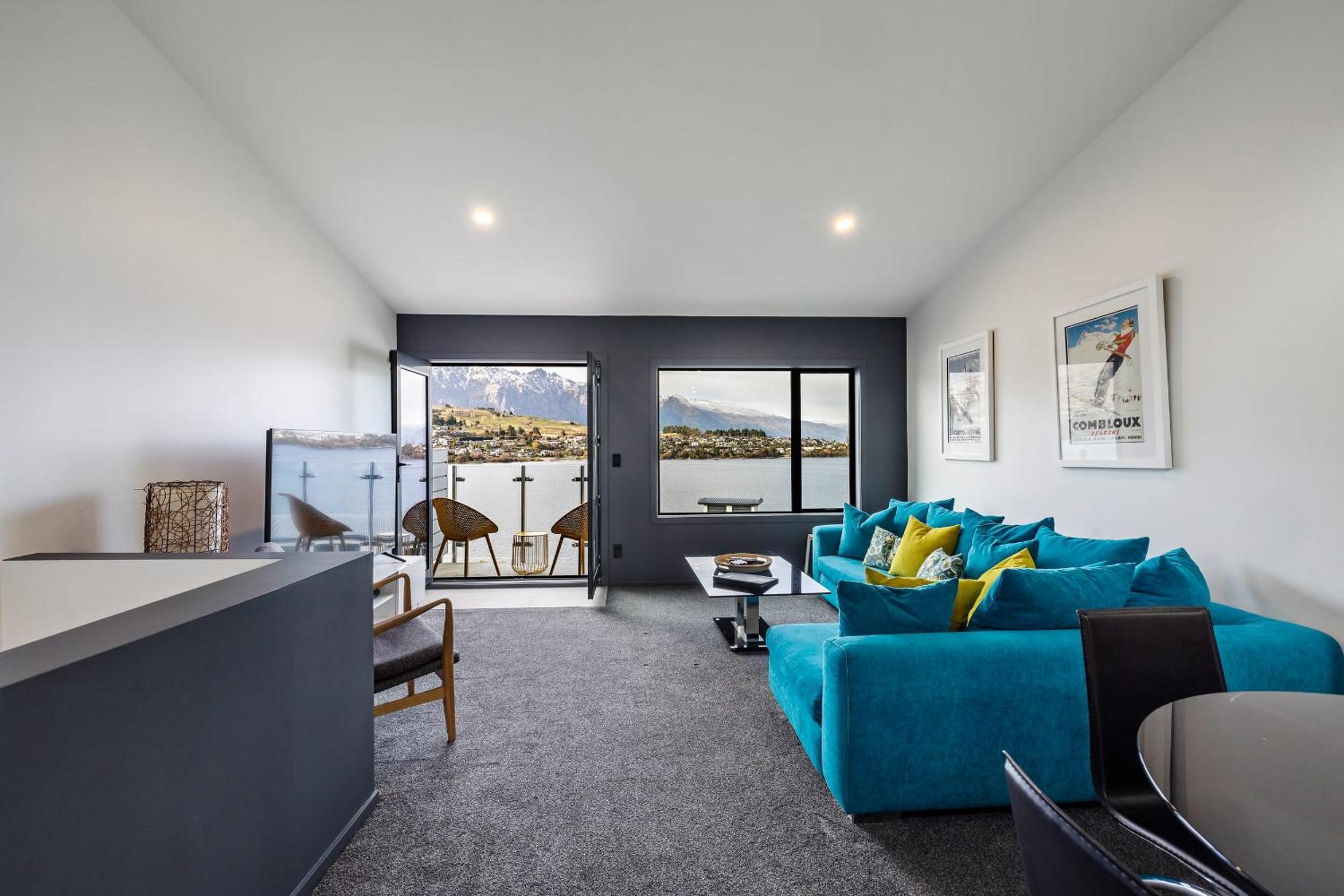 Point View lake and mountain views close to CBD view 5
