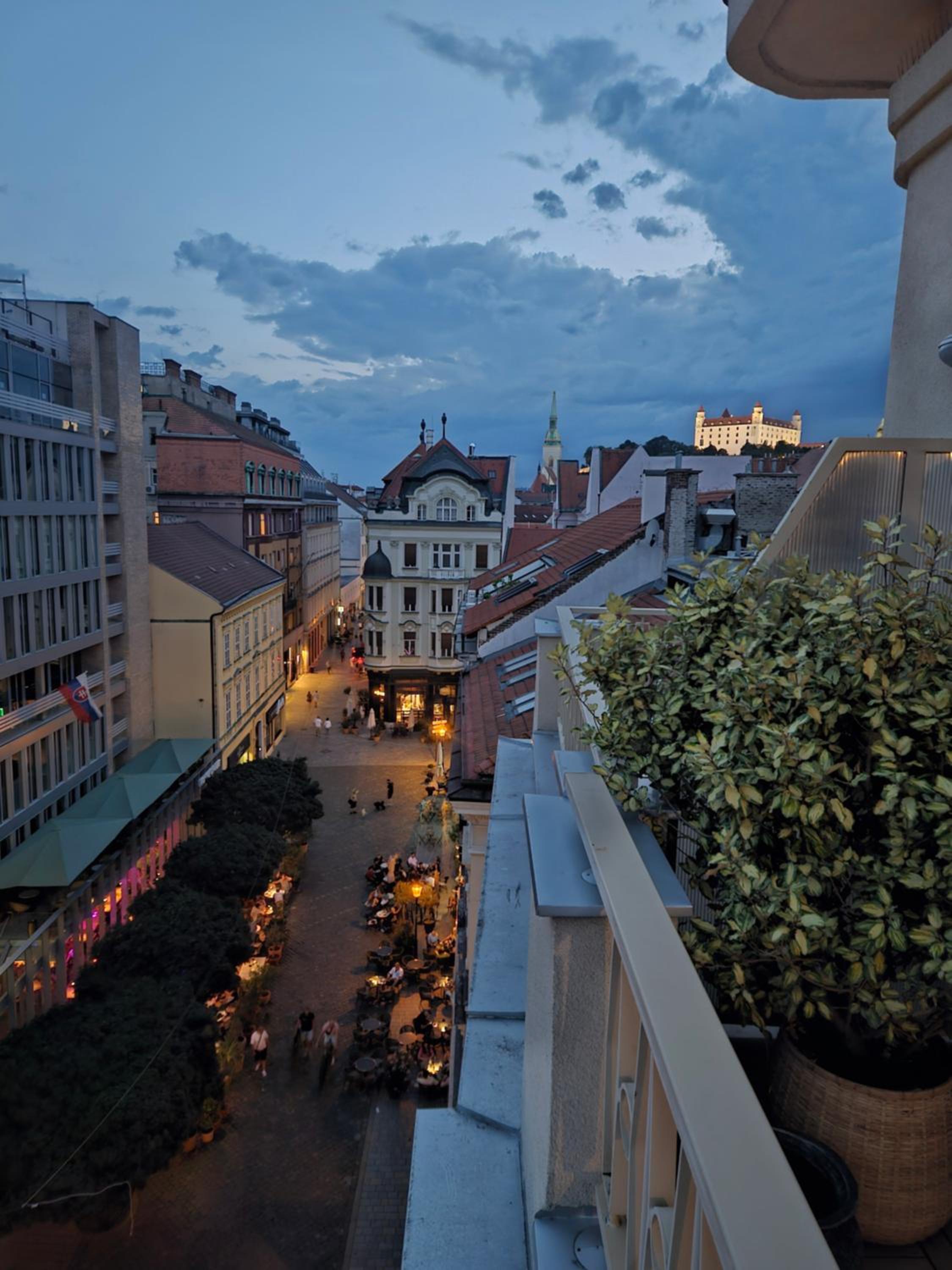 Terrace in Old Town - Castle & Cathedral View view 2