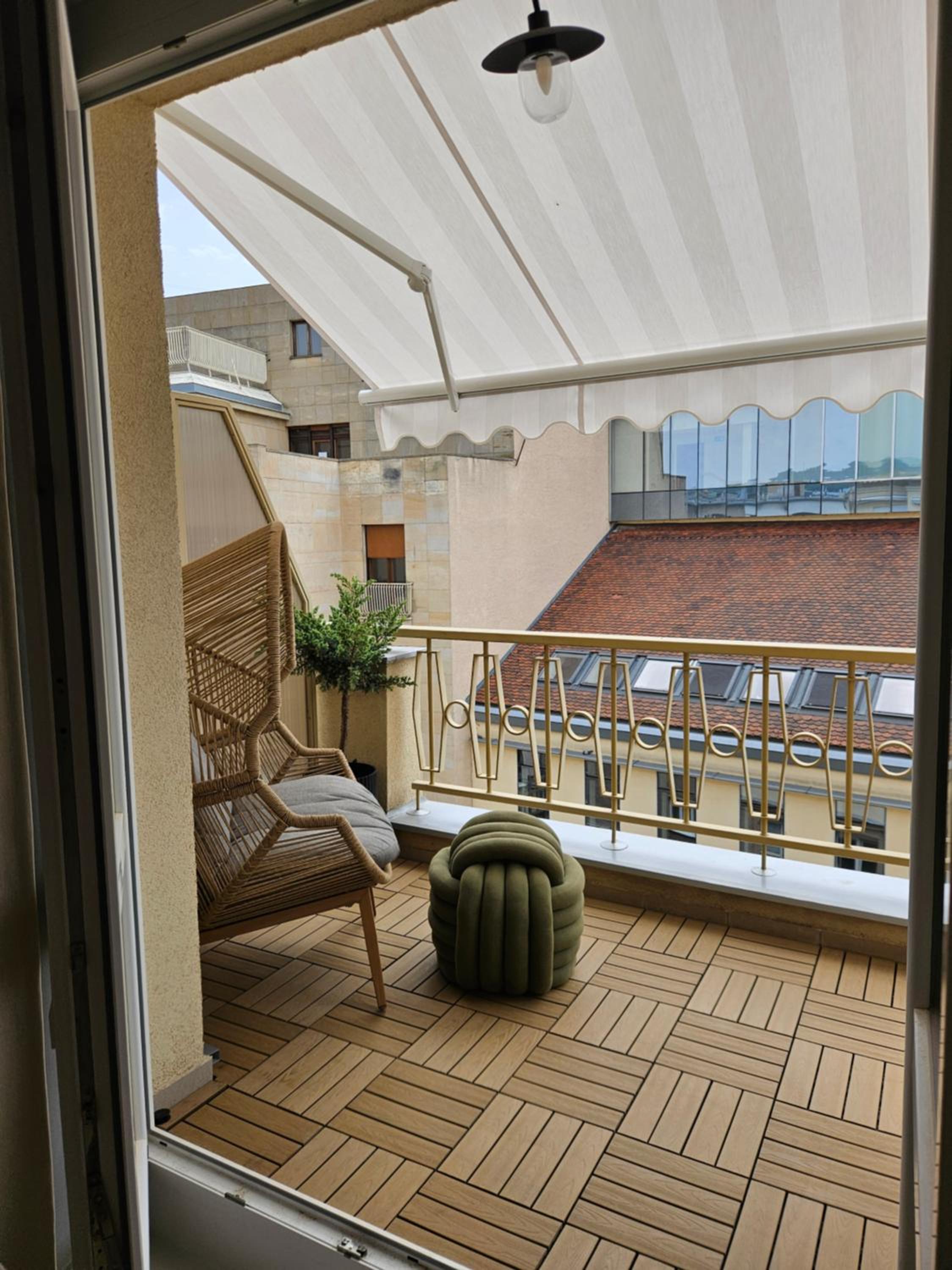 Terrace in Old Town - Castle & Cathedral View view 5