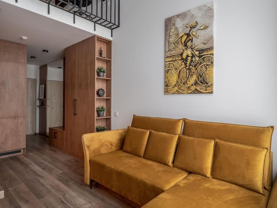 Modern Loft with Free Parking