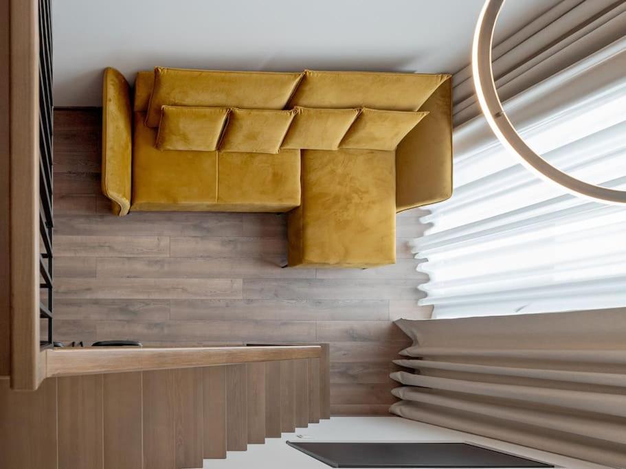 Modern Loft with Free Parking